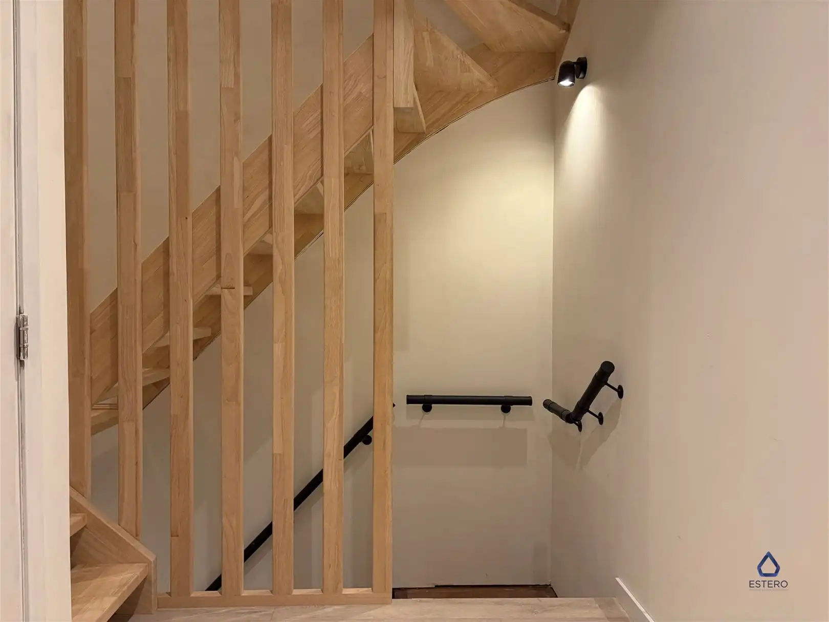 Gerenoveerde gezinswoning met 3 slaapkamers te Zwijnaarde foto 18