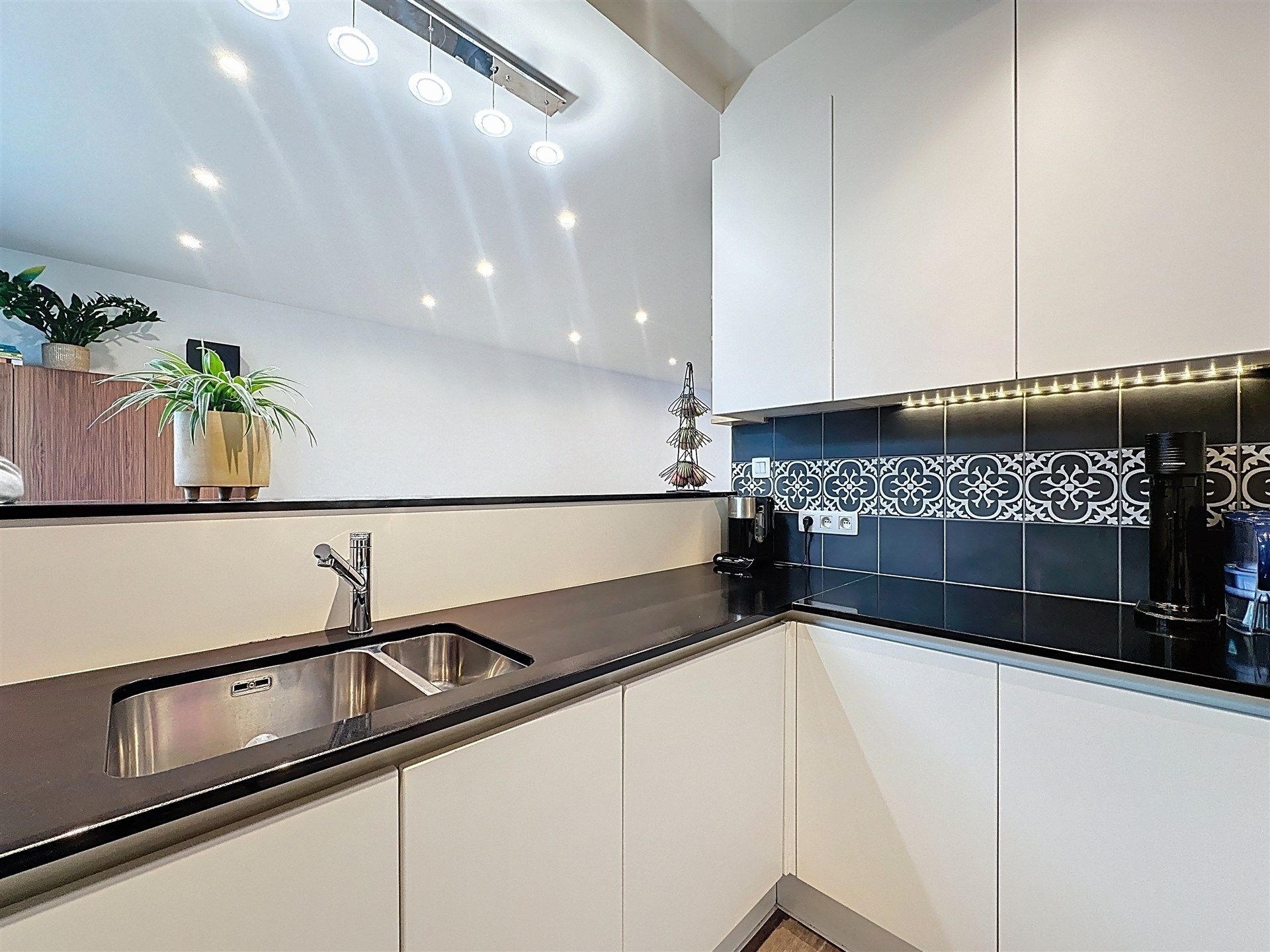 Recente woning met 4 slk en autostaanplaats op toplocatie foto 8