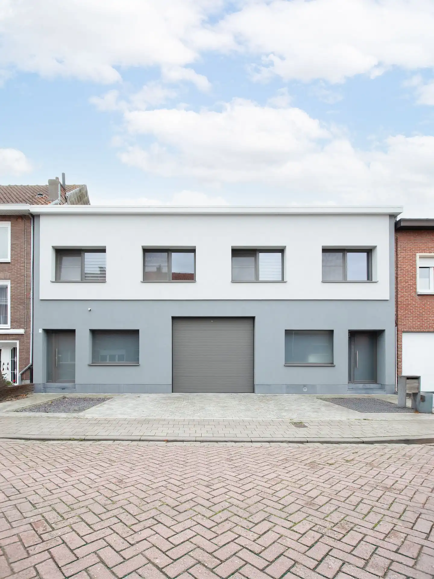 Unieke woning met magazijn in Boom foto {{pictureIndex}}