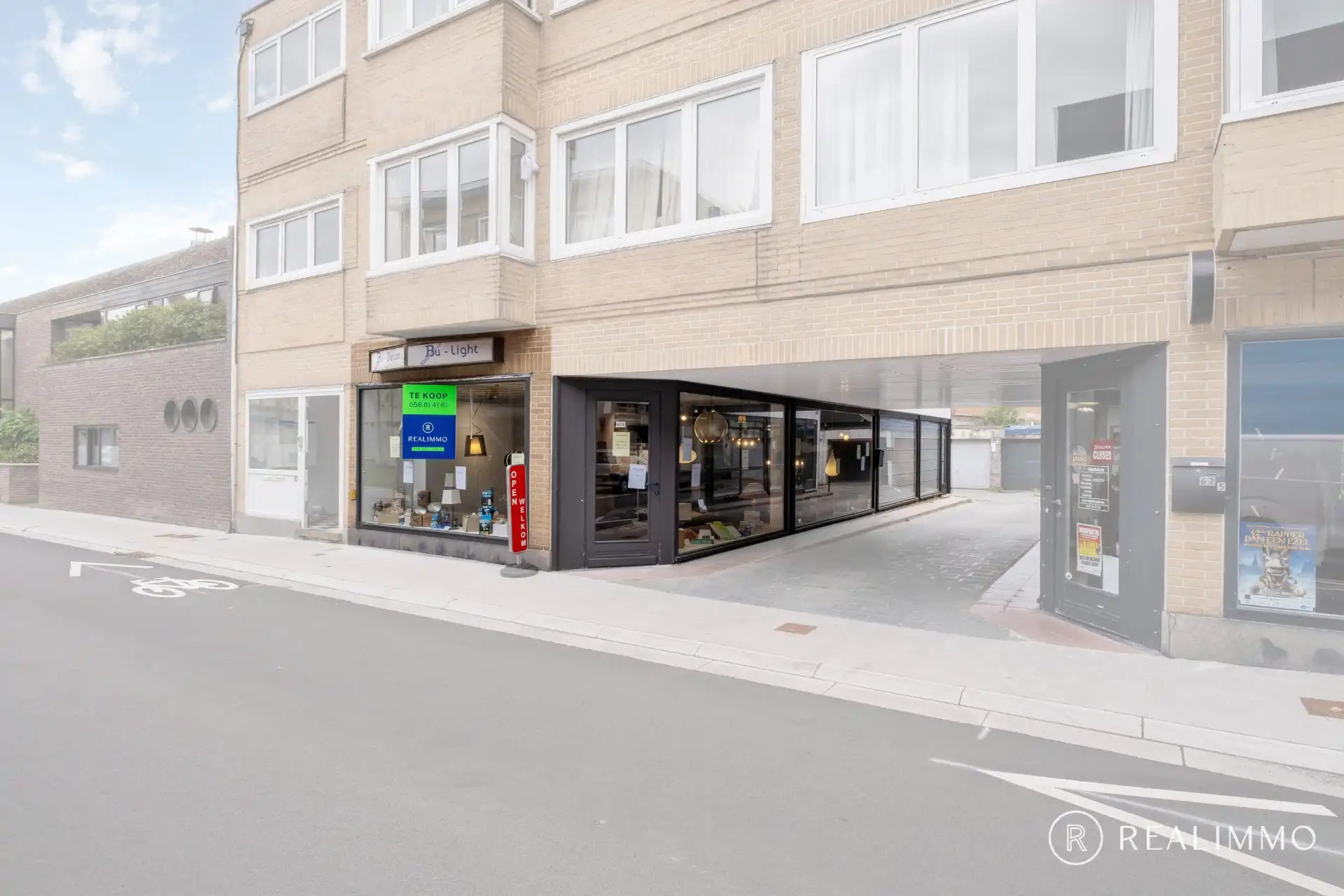 Verrassend ruim handelspand in hartje Kuurne foto 2