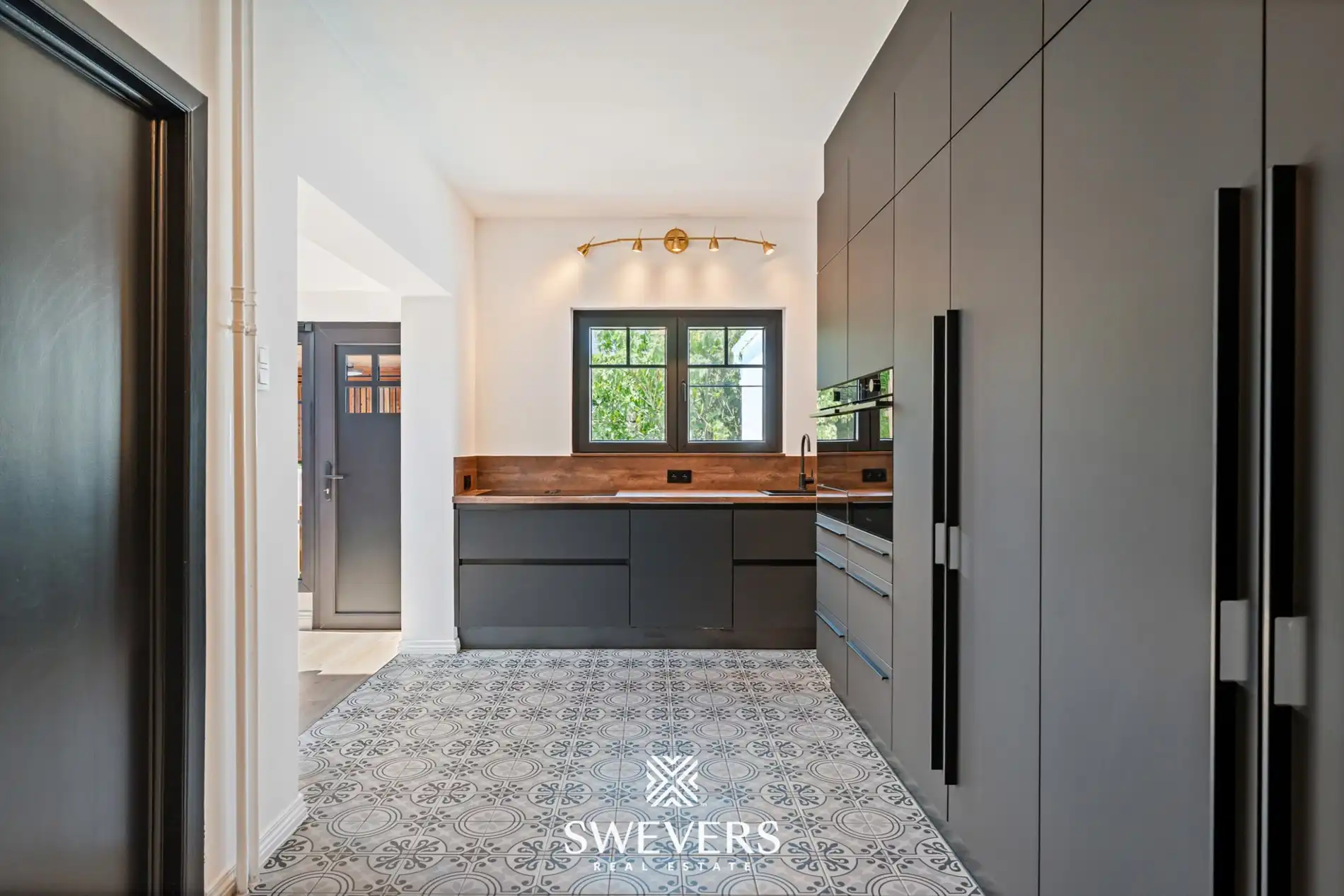 Prachtig gerenoveerde woning met 3 slaapkamers foto 13