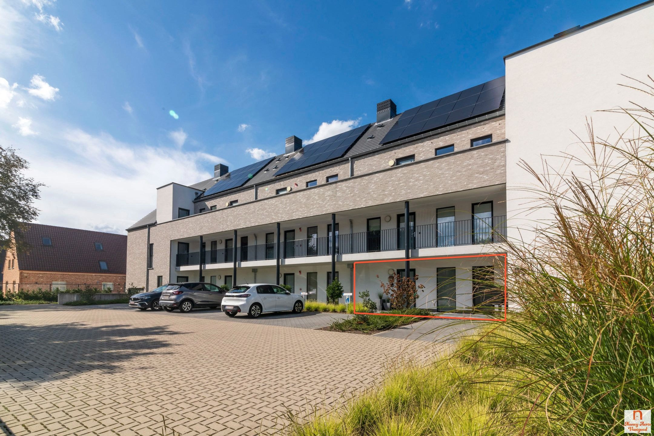 Gelijkvloers appartement met private tuin in Helchteren foto 2