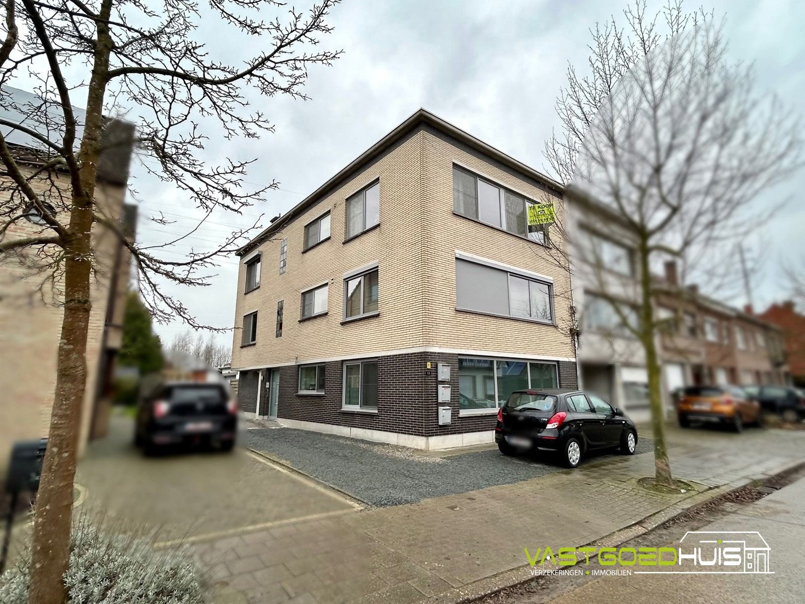 Instapklaar appartement met terras en garage foto {{pictureIndex}}