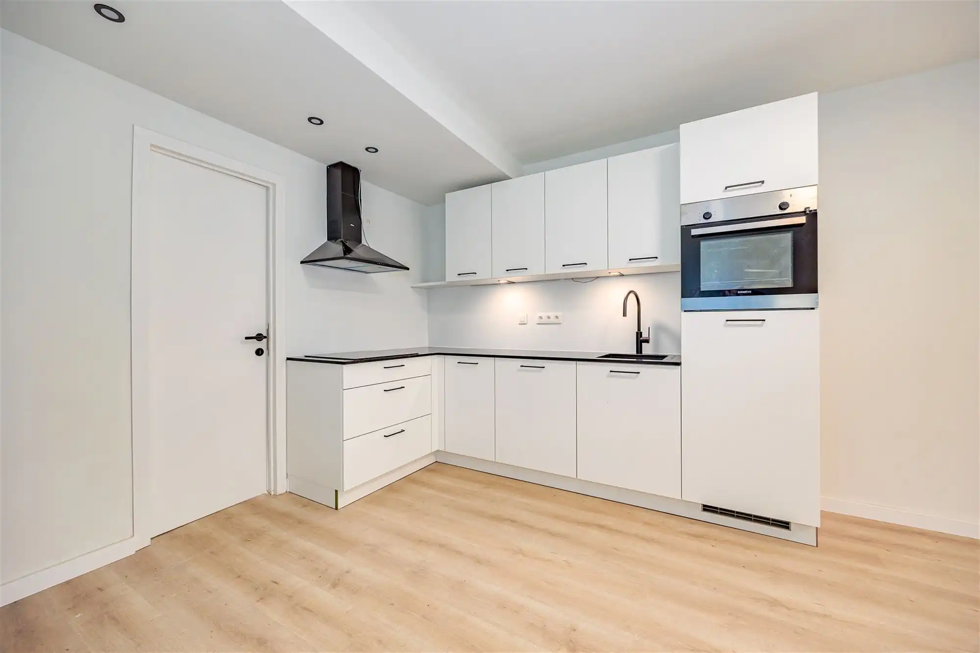 Vergund gerenoveerd appartementsgebouw  foto 10