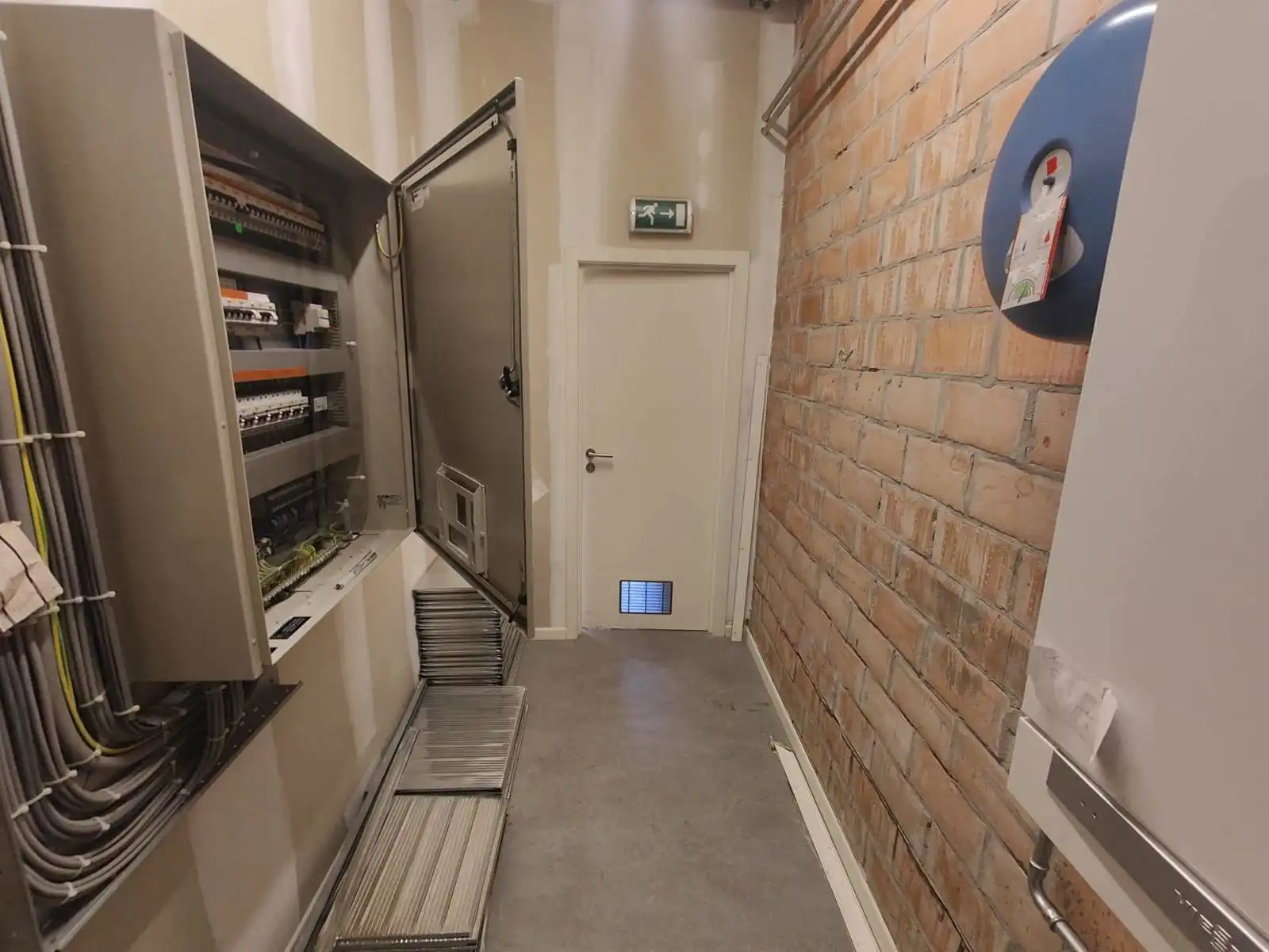 Handelspand in het commercieel centrum van Beveren foto 16