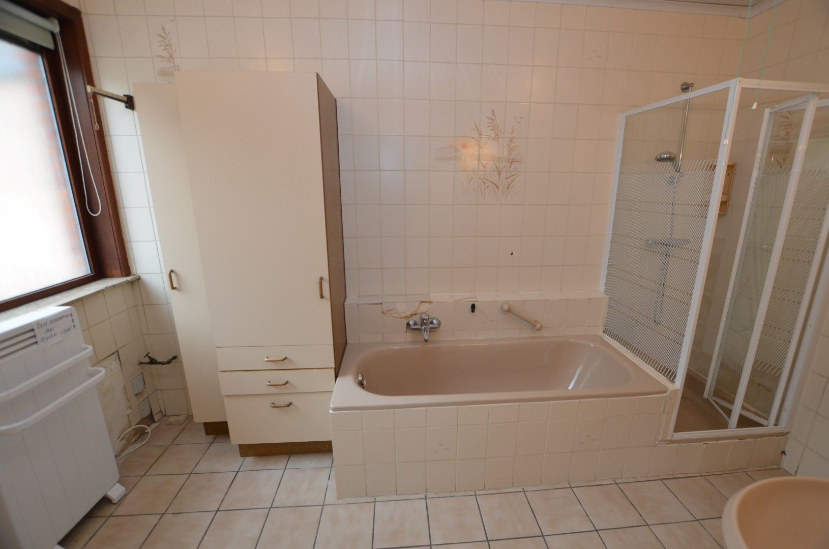 Te renoveren karaktervolle ruime woning met zonnige tuin foto 6