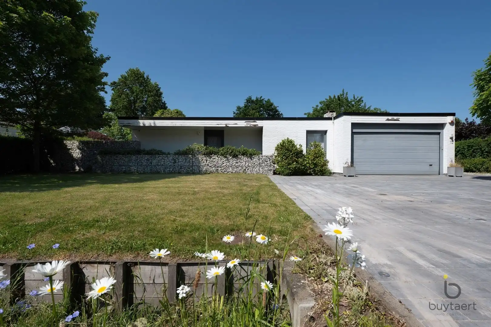 Te renoveren zonovergoten gelijkvloers 70’s woning met prachtige tuin en tal van mogelijkheden! foto 58