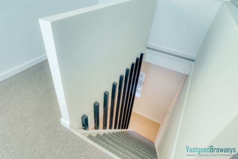 Gerenoveerde starterswoning voorzien van alle comfort, ook ideaal als investering! foto 16