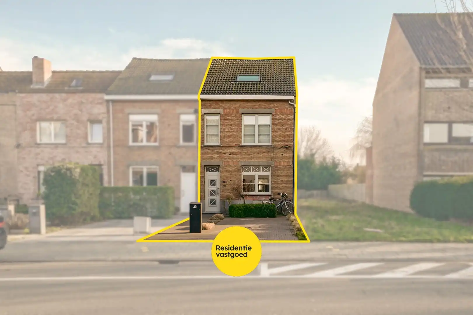 Instapklare gezinswoning met 4 slaapkamers en zonnige tuin in Bredene foto {{pictureIndex}}