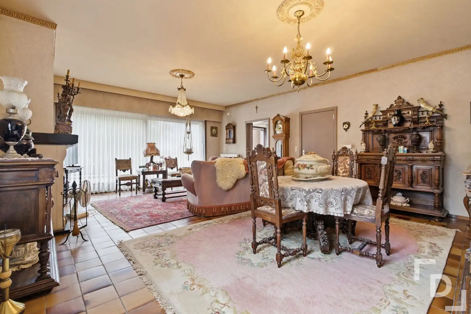 Ruim gebouw te koop met handelsruimte en appartement in Woumen. foto 21