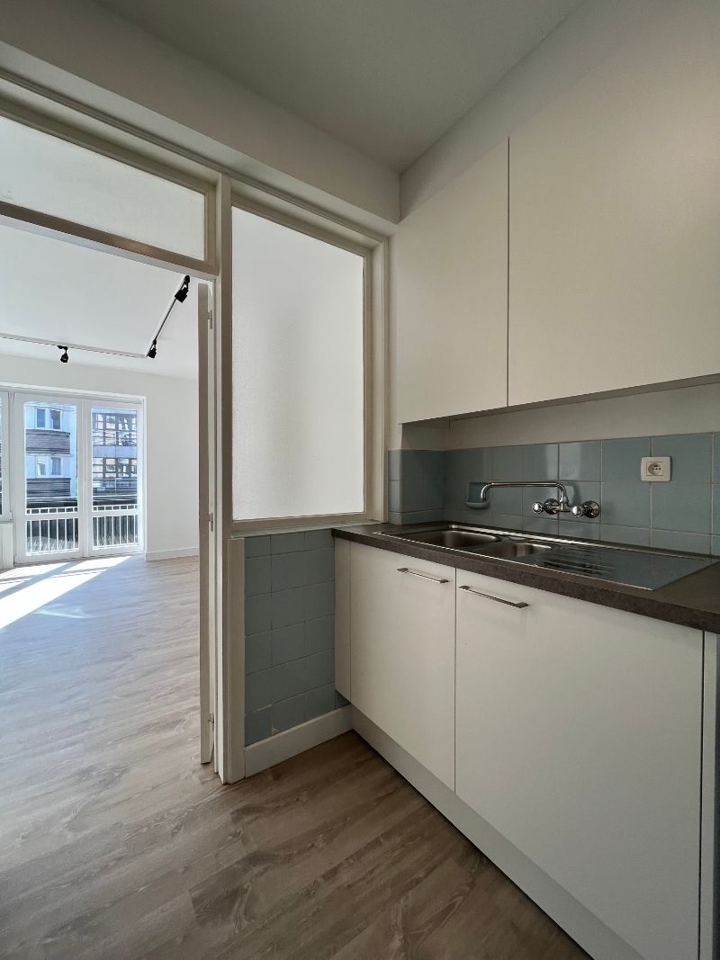 Instapklaar en centraal gelegen appartement met buitenparkeerplaats te Sint-Idesbald foto 6