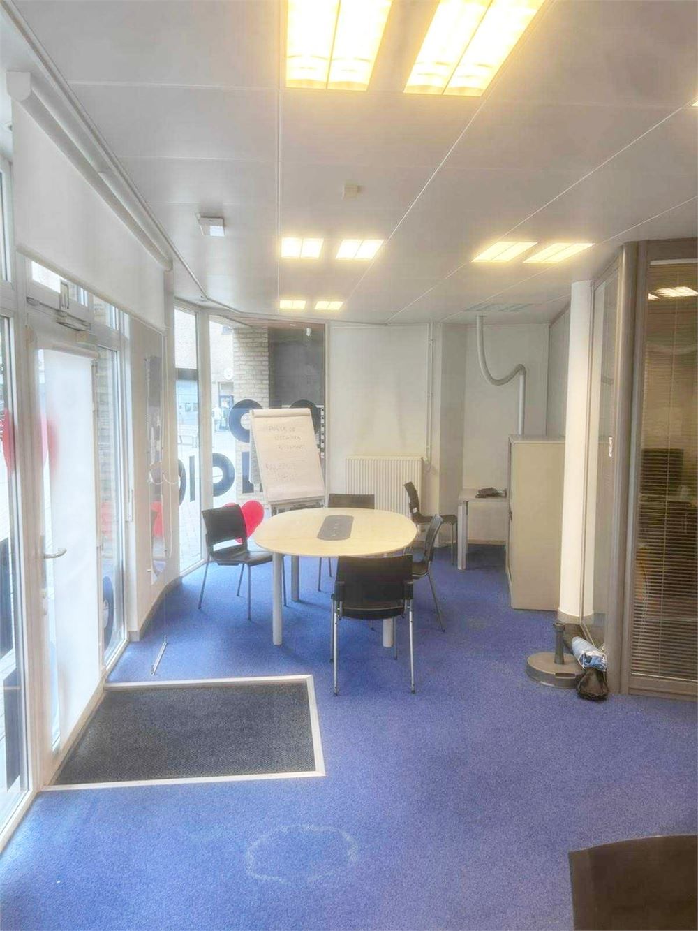 Te huur – commercieel gelijkvloers in centrum Halle foto 5