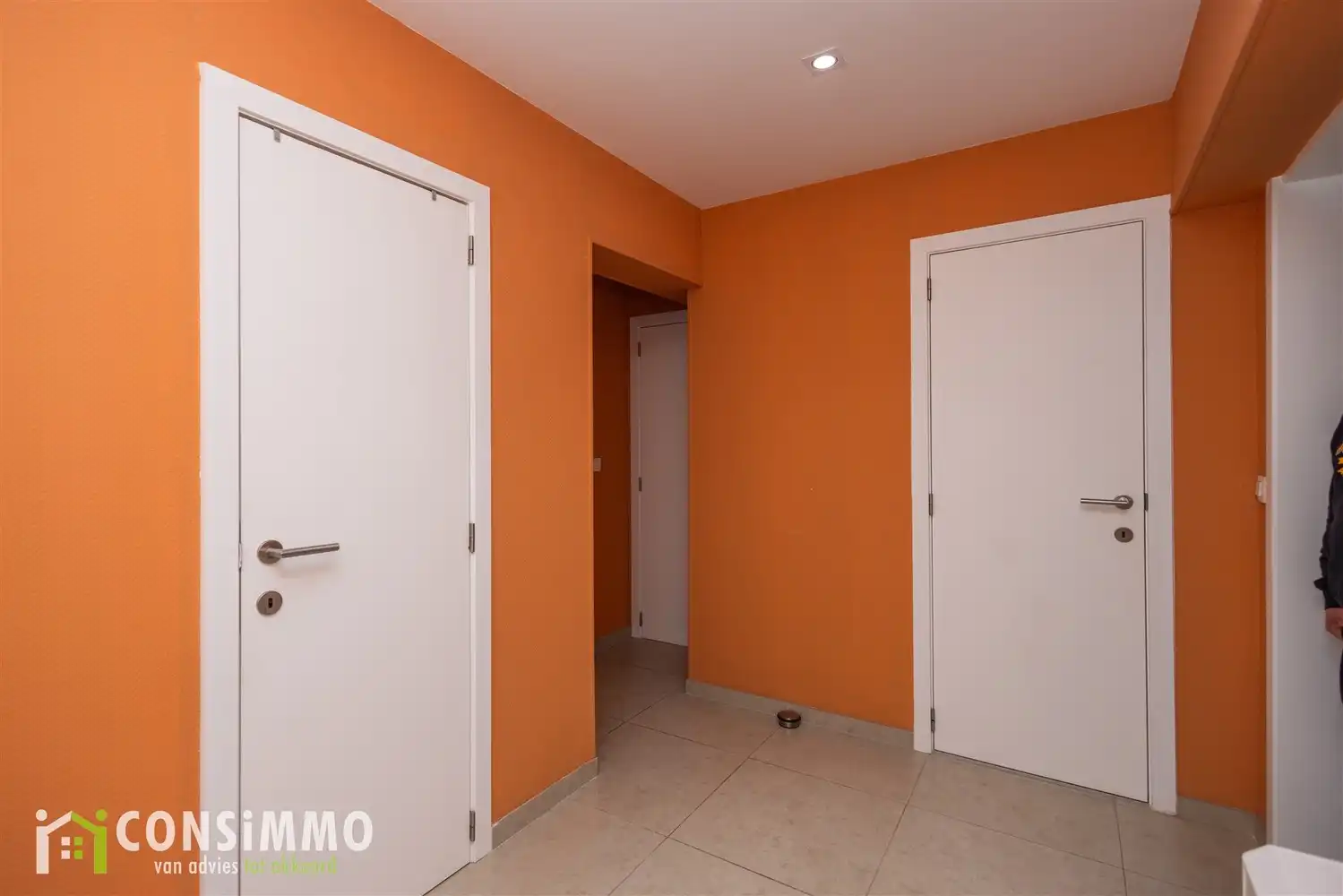 Instapklaar appartement met 3 slaapkamers en overdekt terras in Genk foto 24