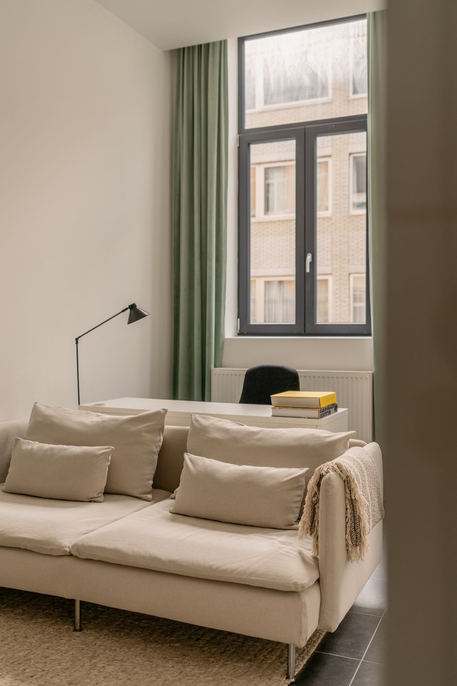 Gemeubelde studio met eigen voordeur aan het schattige minipark Vinkenhof foto 8