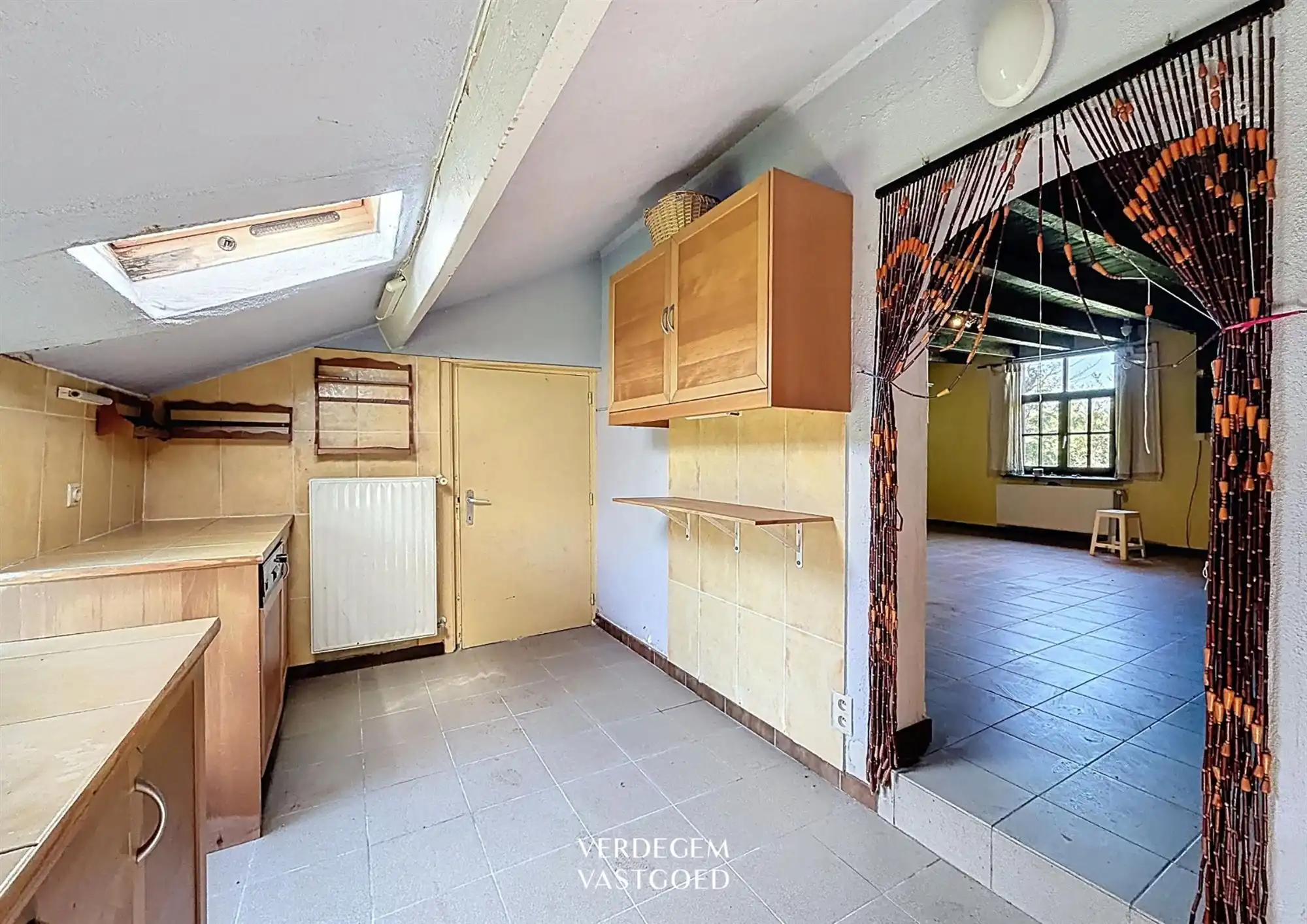 Te renoveren hoeve met schuur op een terrein van 1.634m² foto 9
