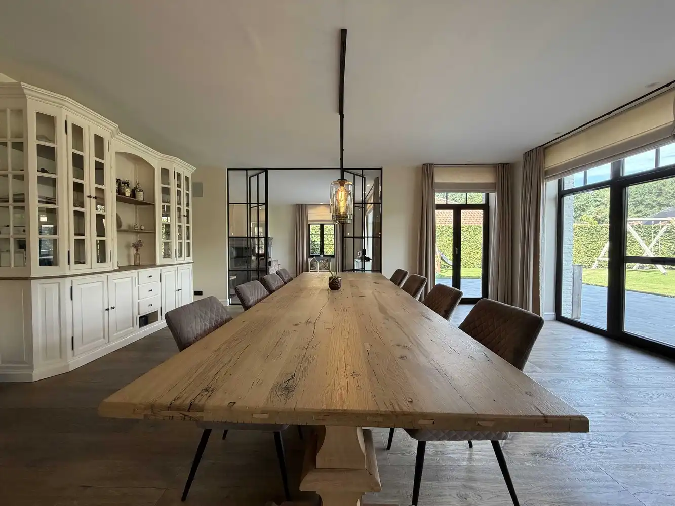 Klassevolle, recente villa (bouwjaar 2016) met hoogwaardige afwerking foto 11