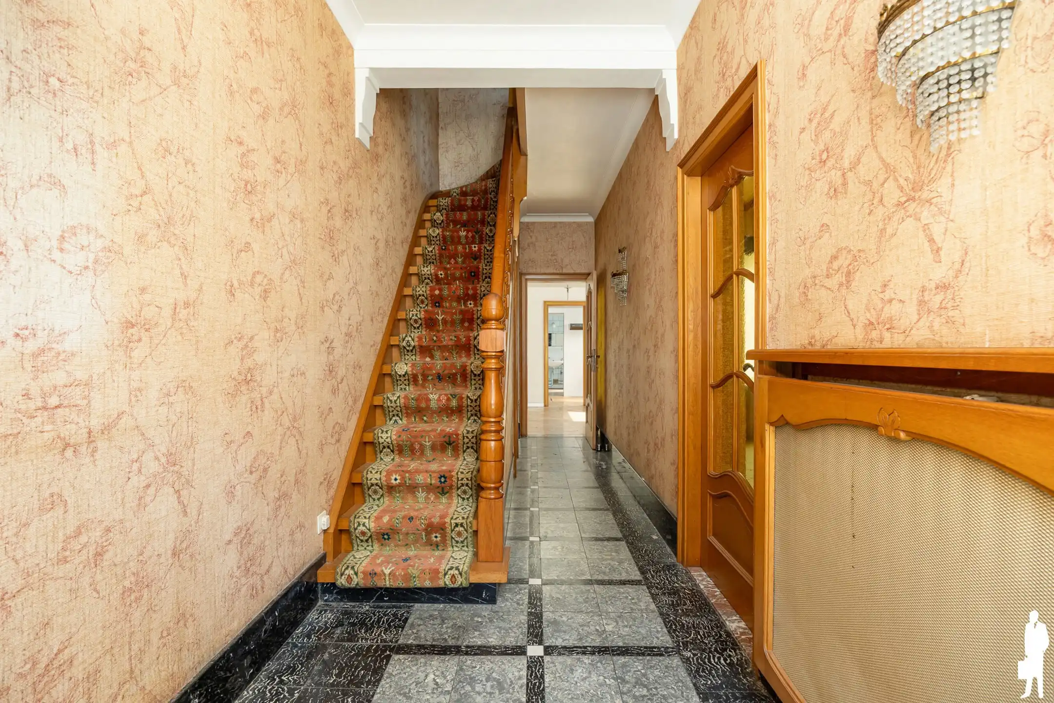 Ruime gezinswoning met zonnige tuin in Burcht foto 2