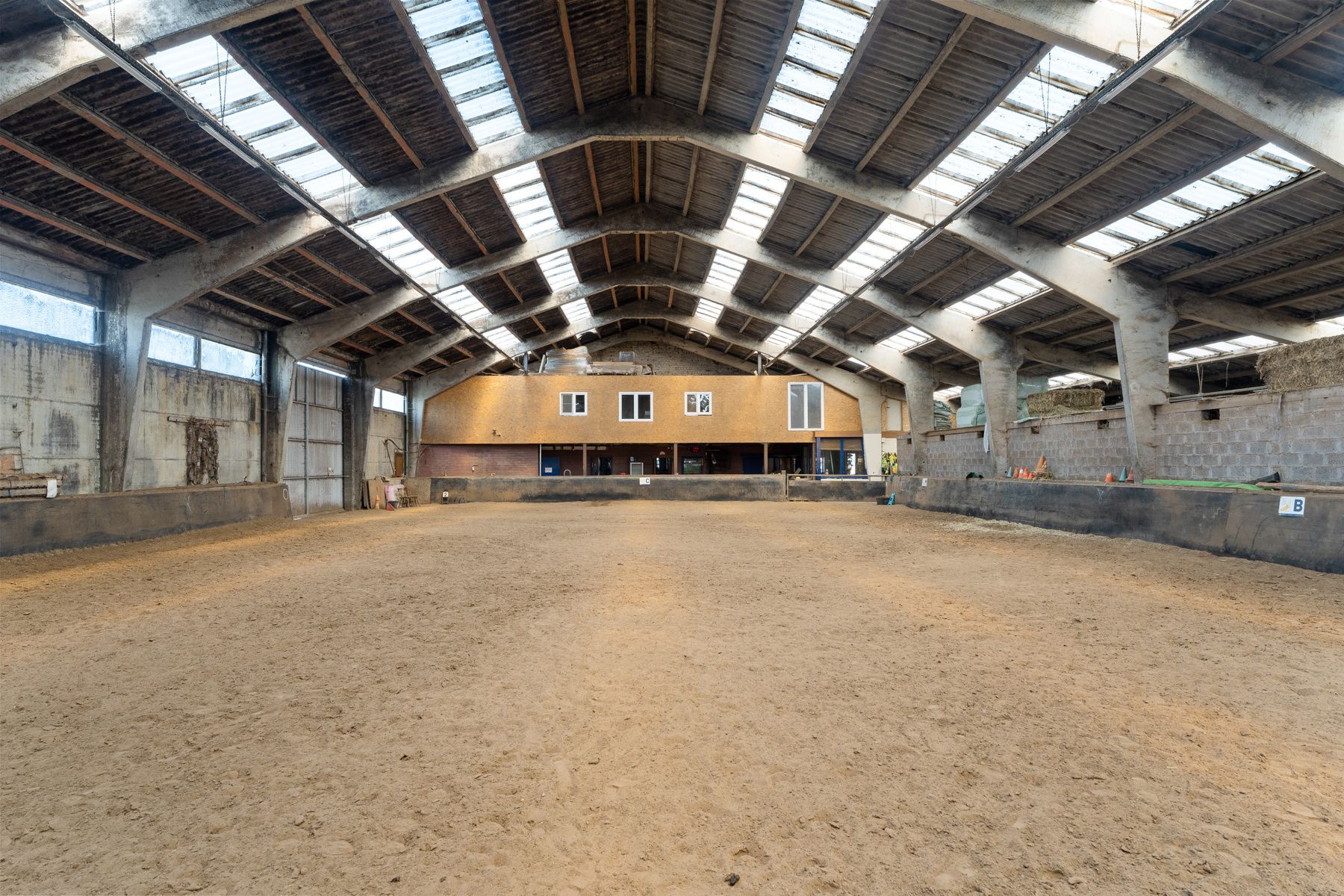 Charmante paardenmanège met woonruimte en gezellig café in Varsenare foto 13