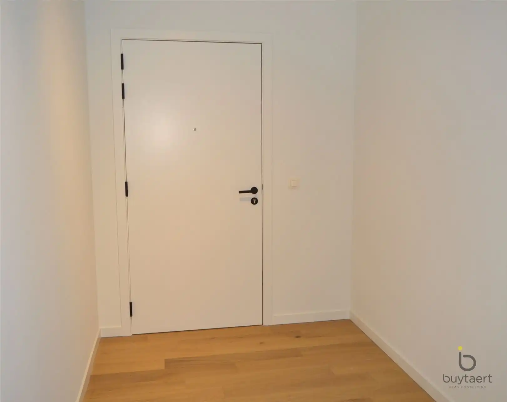 Nieuwbouw appartement met ruim terras en parking te Zoersel. foto 6