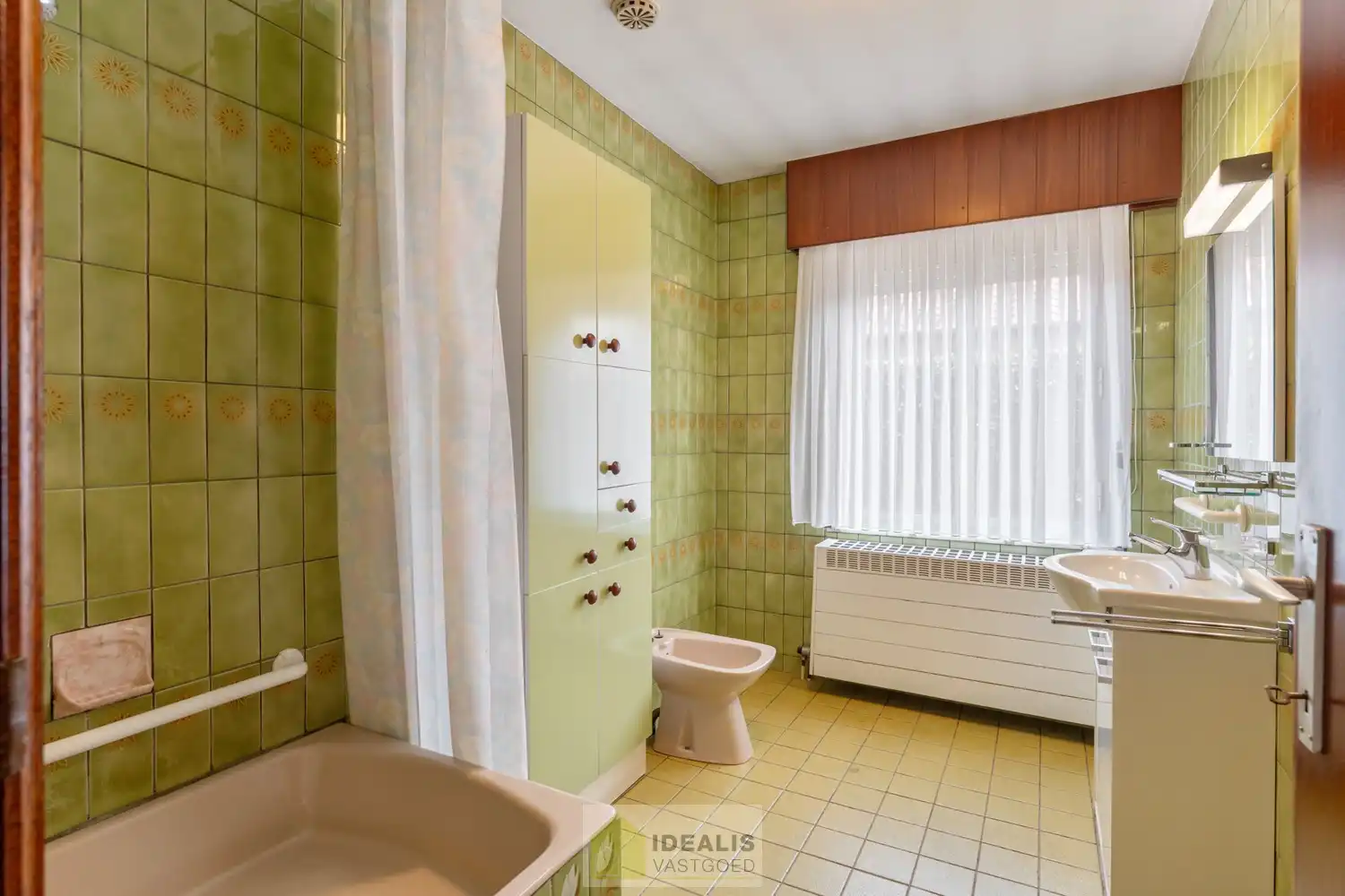 IDEALIS VASTGOED - OP TE KNAPPEN GEZINSWONING OP WANDELAFSTAND VAN CENTRUM! foto 15