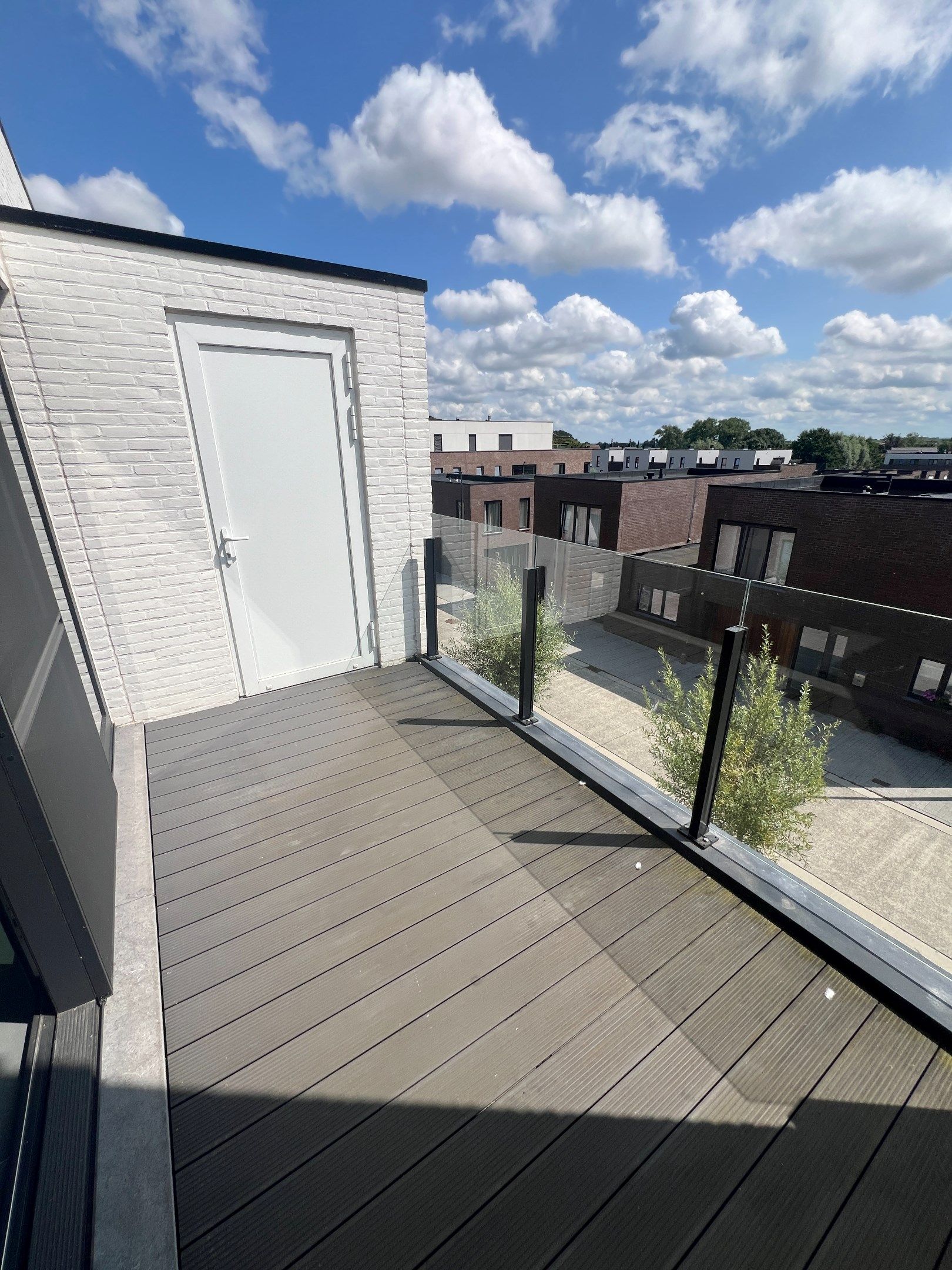 Recent 2-slk-appartement met 2 terrassen in een autoluwe straat. foto 4