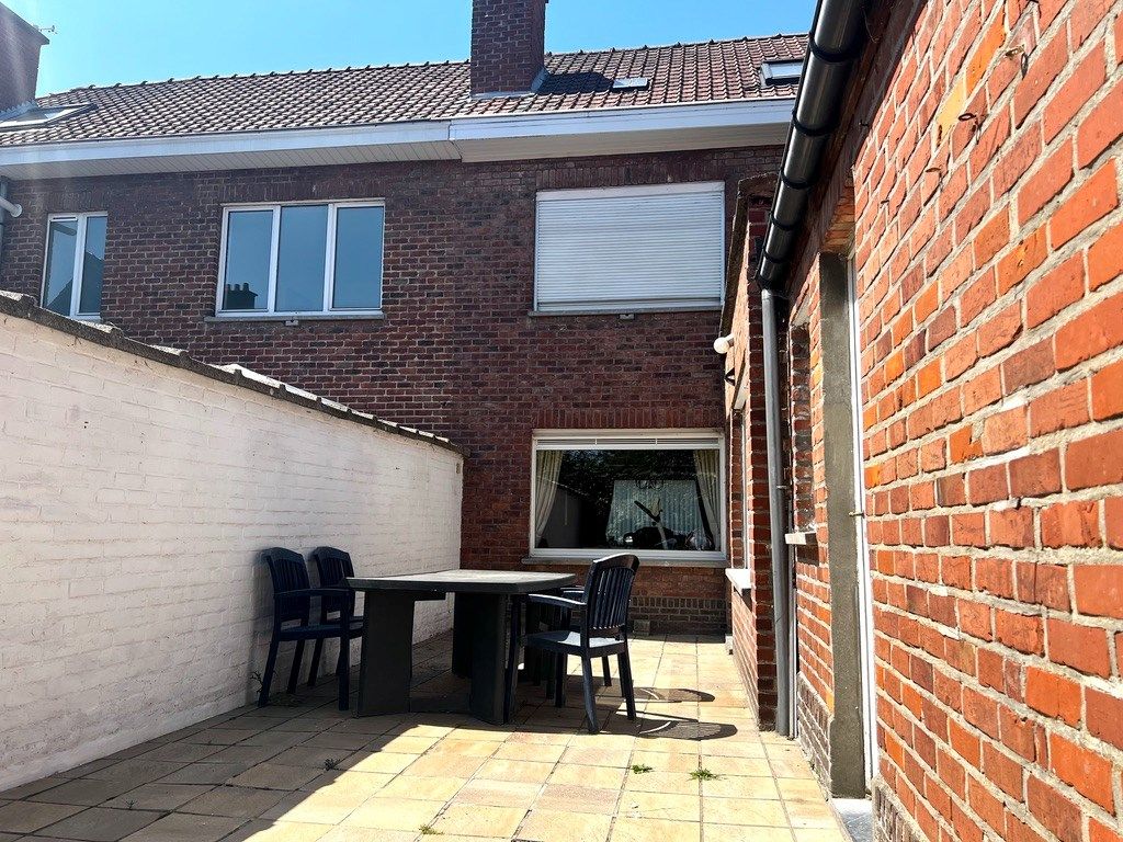 Rijwoning met garage en uitweg te koop te Harelbeke foto 21