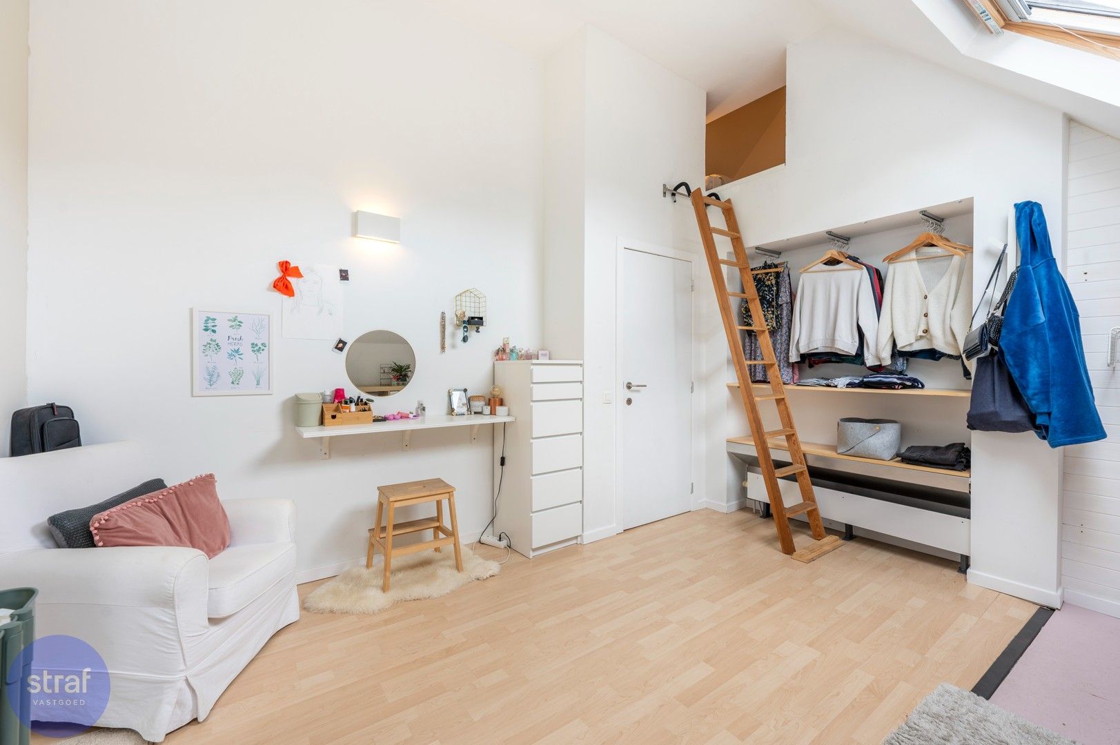Twee terrassen, vier slaapkamers & tonnen karakter foto 17