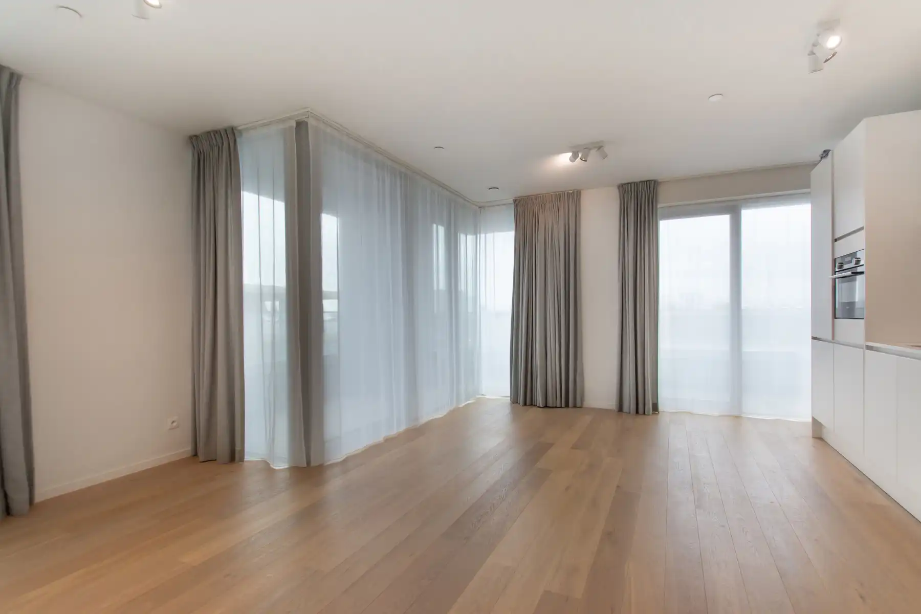 Gezellig 2-slaapkamer app. met groot terras foto 3