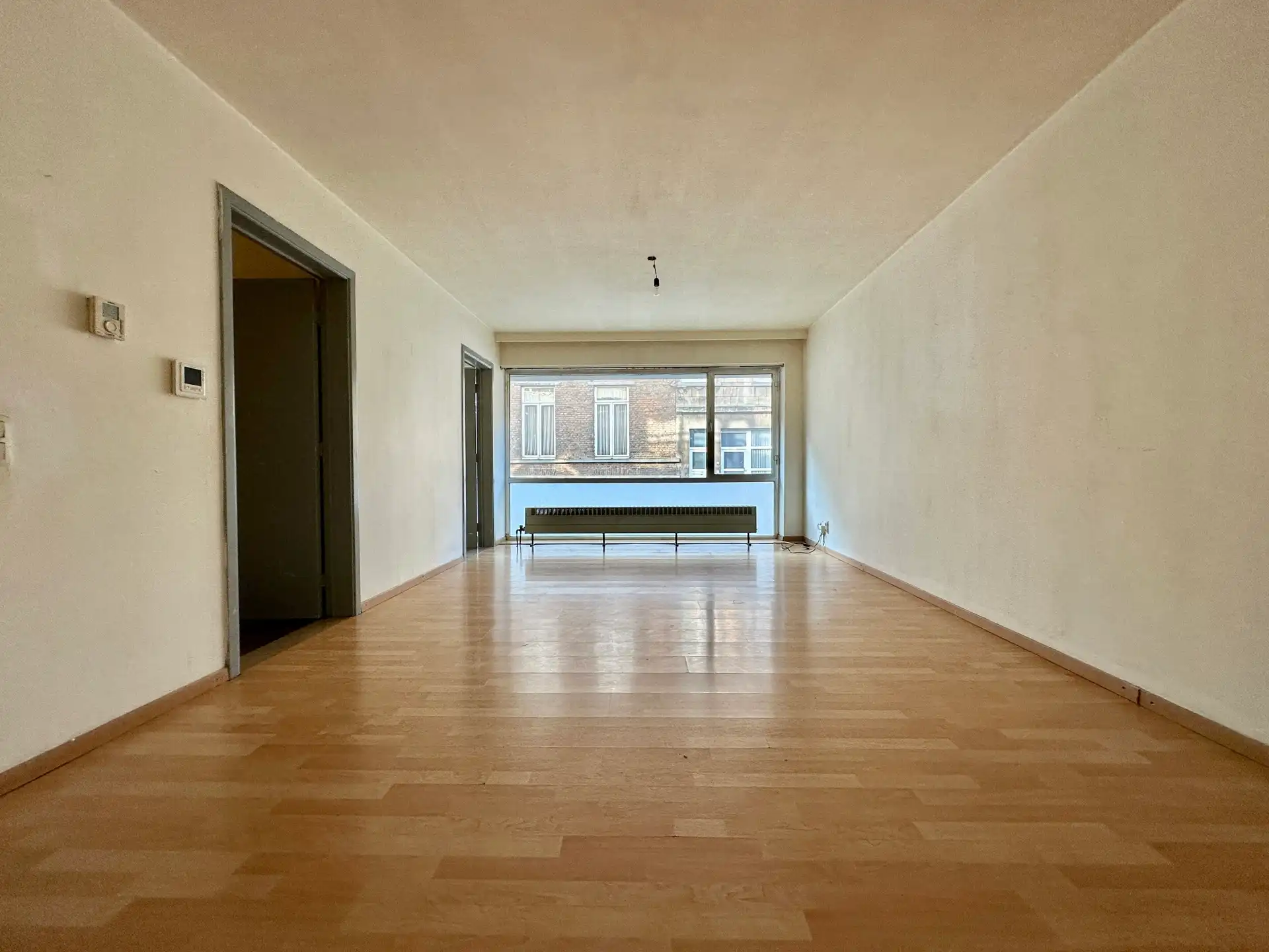 Gelijkvloers éénslaapkamerappartement met garage foto 3