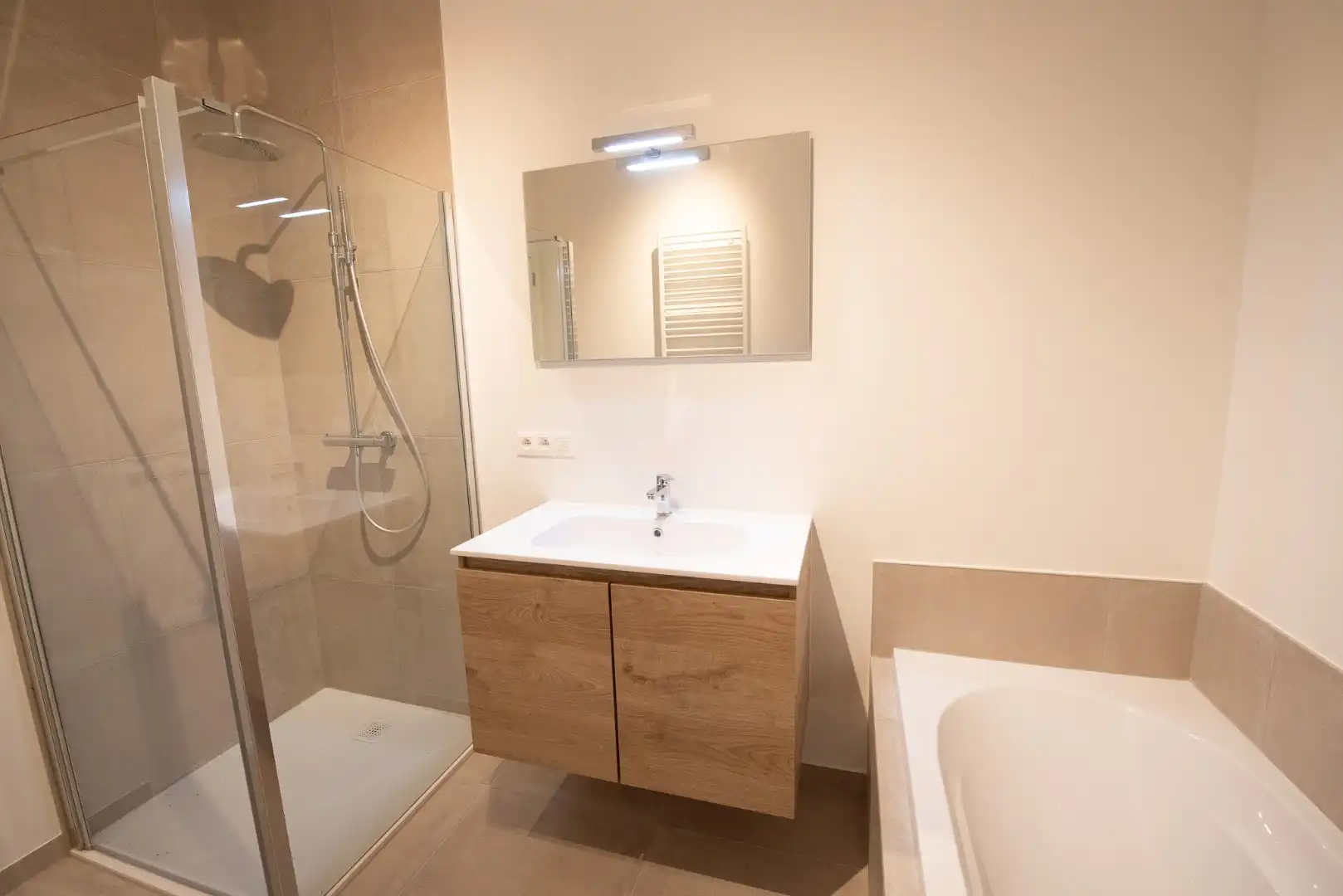 Ruime klassevolle penthouse TE HUUR in Waregem foto 10