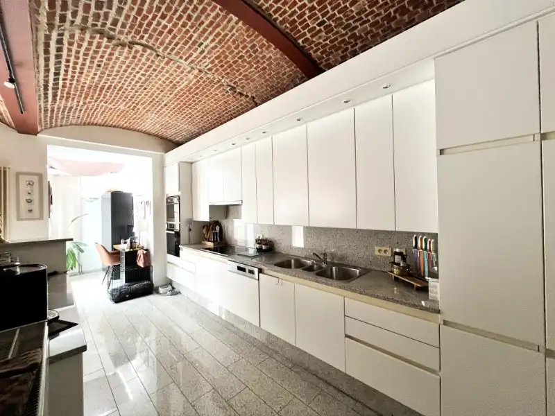Ruim luxe appartement/duplex met garage! foto 9