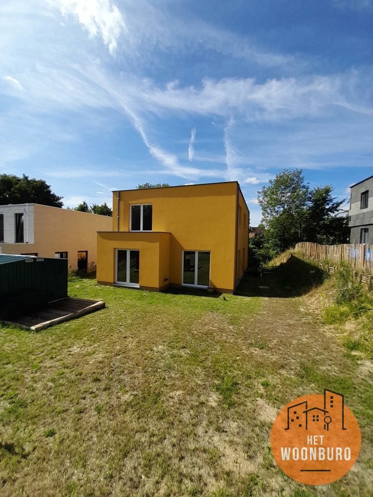 Nieuwbouwwoning met 3 slaapkamers en tuin foto 15