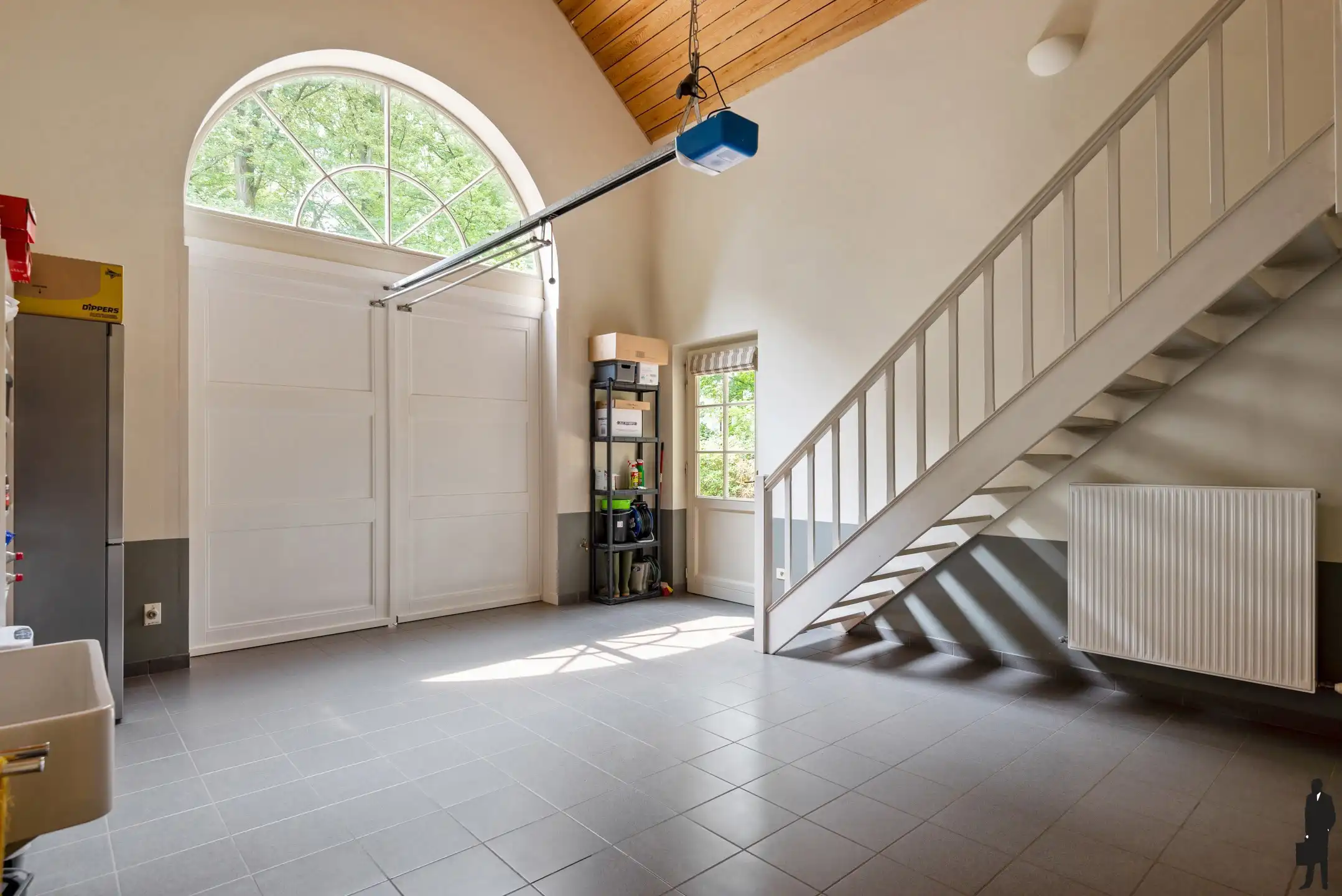 Ruime "manoir villa" gelegen in het gegeerde Hertebos te 's Gravenwezel. foto 33