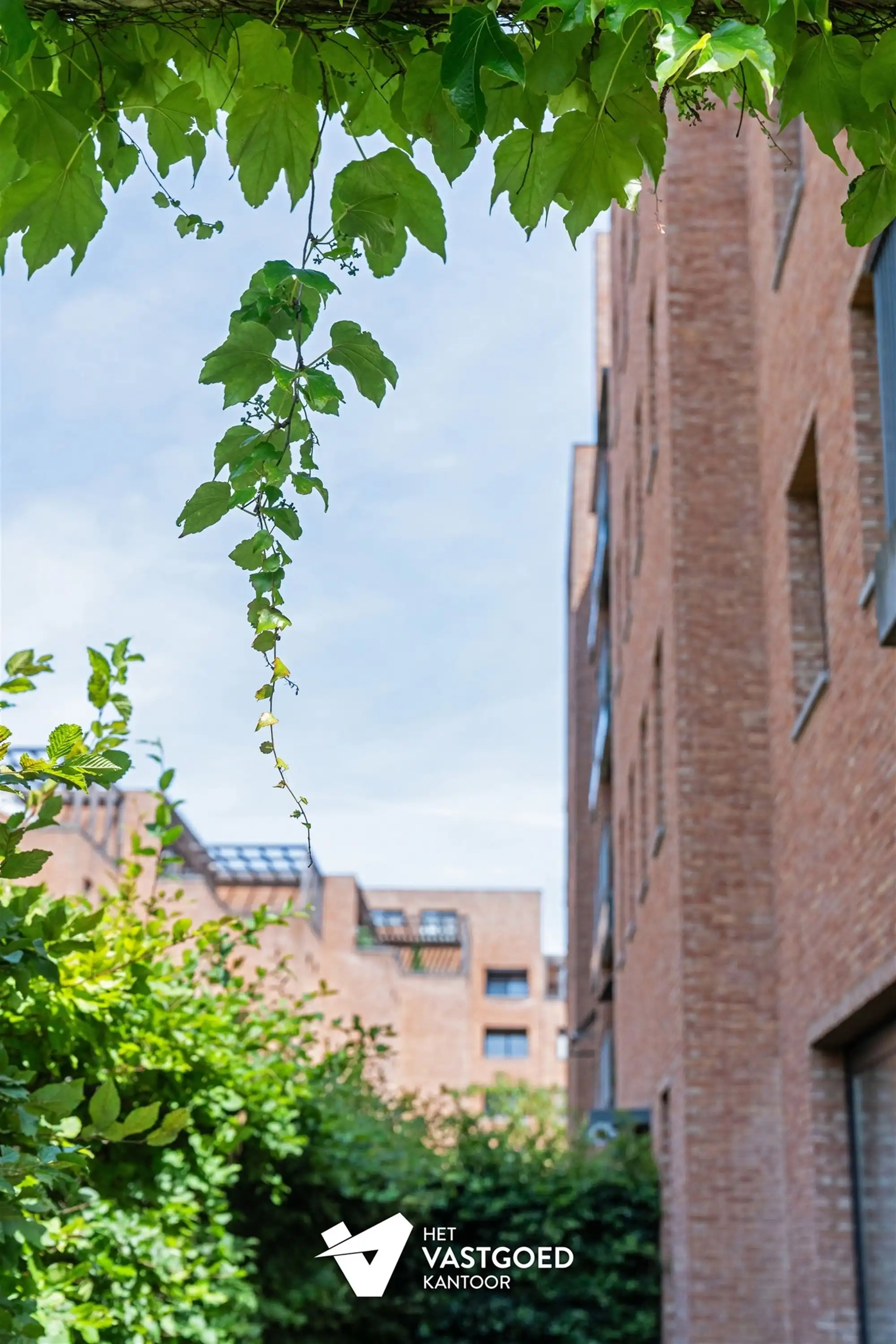 PRACHTIG GELEGEN GELIJKVLOERS APPARTEMENT MET 1 SLAAPKAMER EN ZEER RUIM TERRAS AAN DE KEMPISCHE KAAI TE HASSELT foto 30