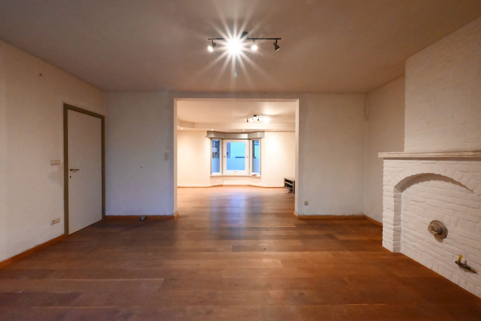 Ruime gezinswoning met 4 slaapkamers in het hartje van Staden! foto 4