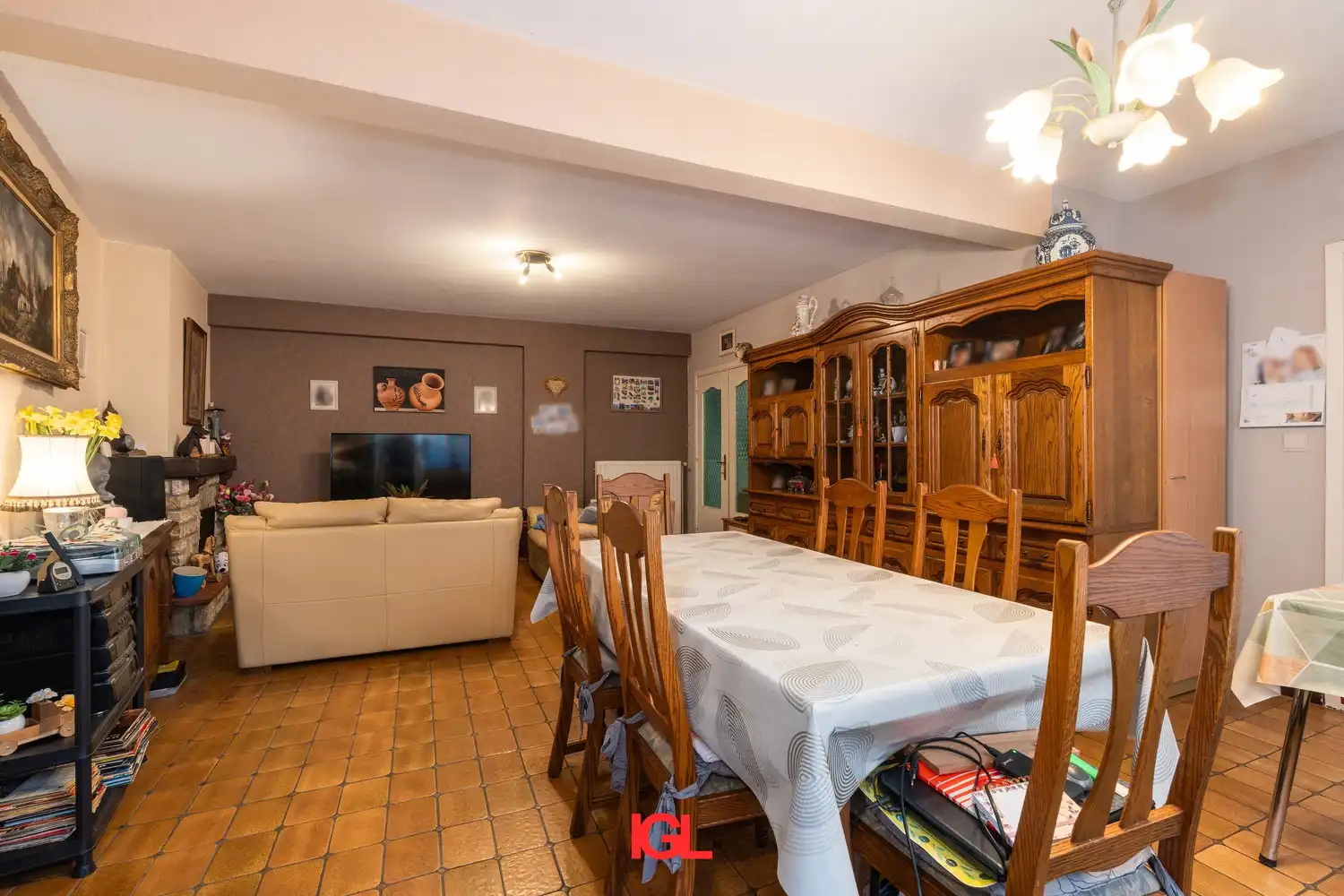 Ruim 3-kamer appartement met garage nabij het centrum van Halle foto 6