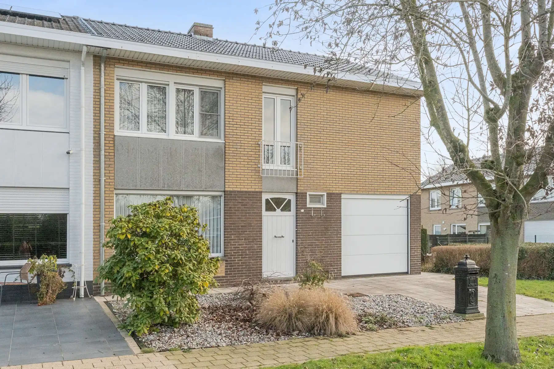 Lichtrijke ruime hoekwoning met 4 slaapkamers, veranda en garage foto 24