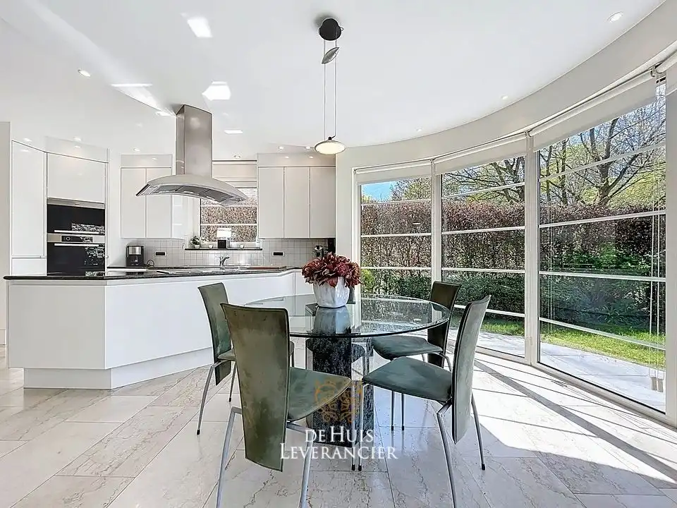 Exclusieve villa op uitzonderlijk perceel van 1 767 m², grenzend aan natuurgebied foto 28