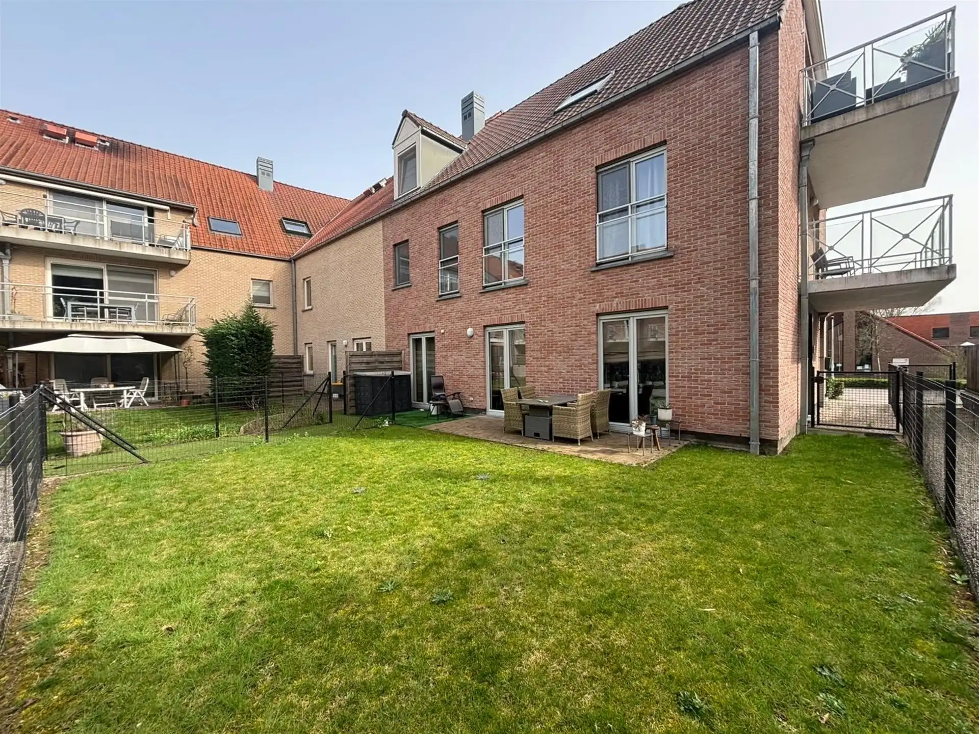 Appartement met tuin en private inkom! foto 29