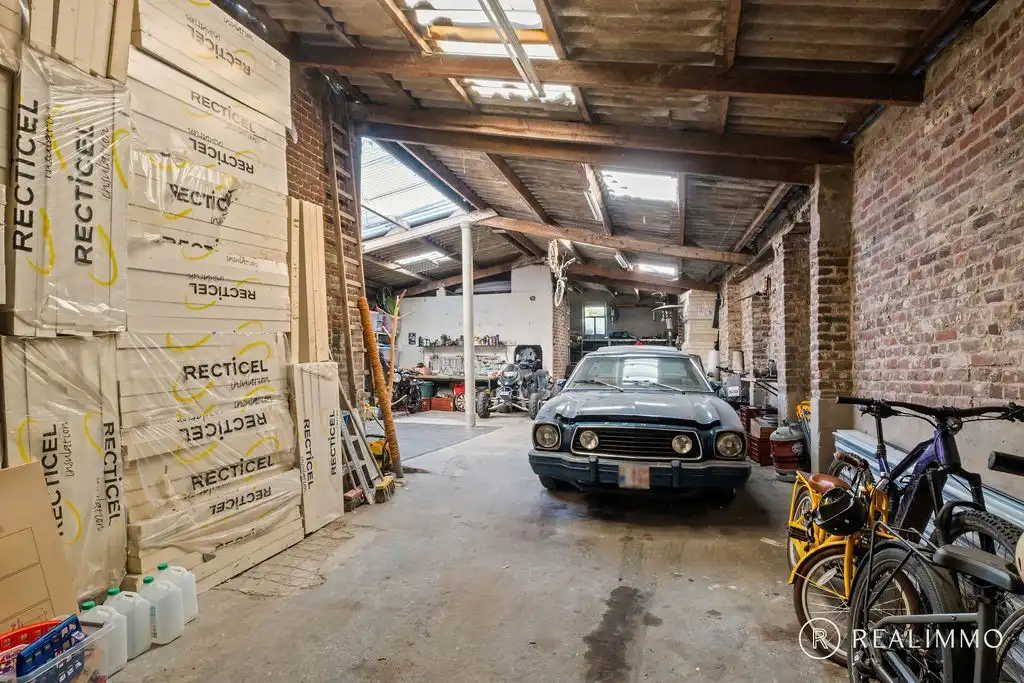 Stijlvol gerenoveerde woning met loods aan de voet van de Kluis! foto 29
