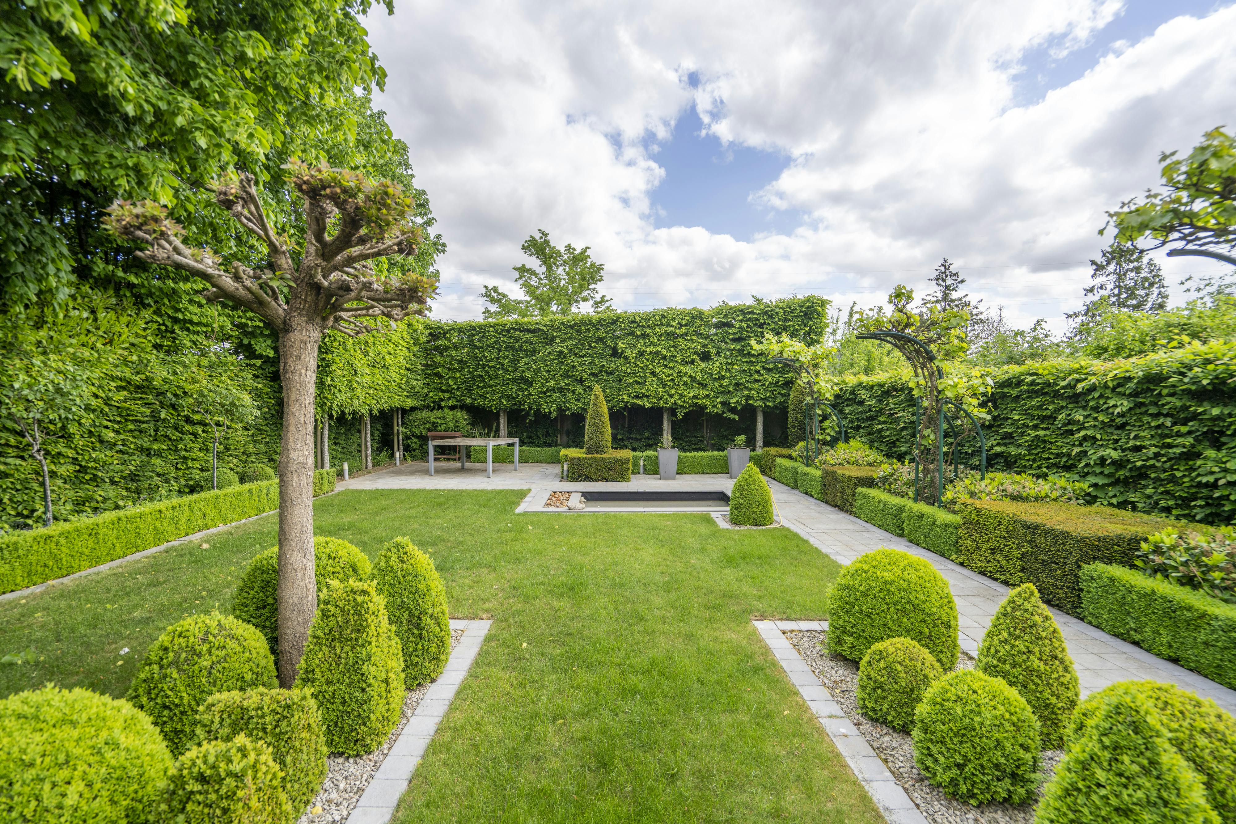 Unieke loftwoning met ruime garage en prachtige tuin foto 3