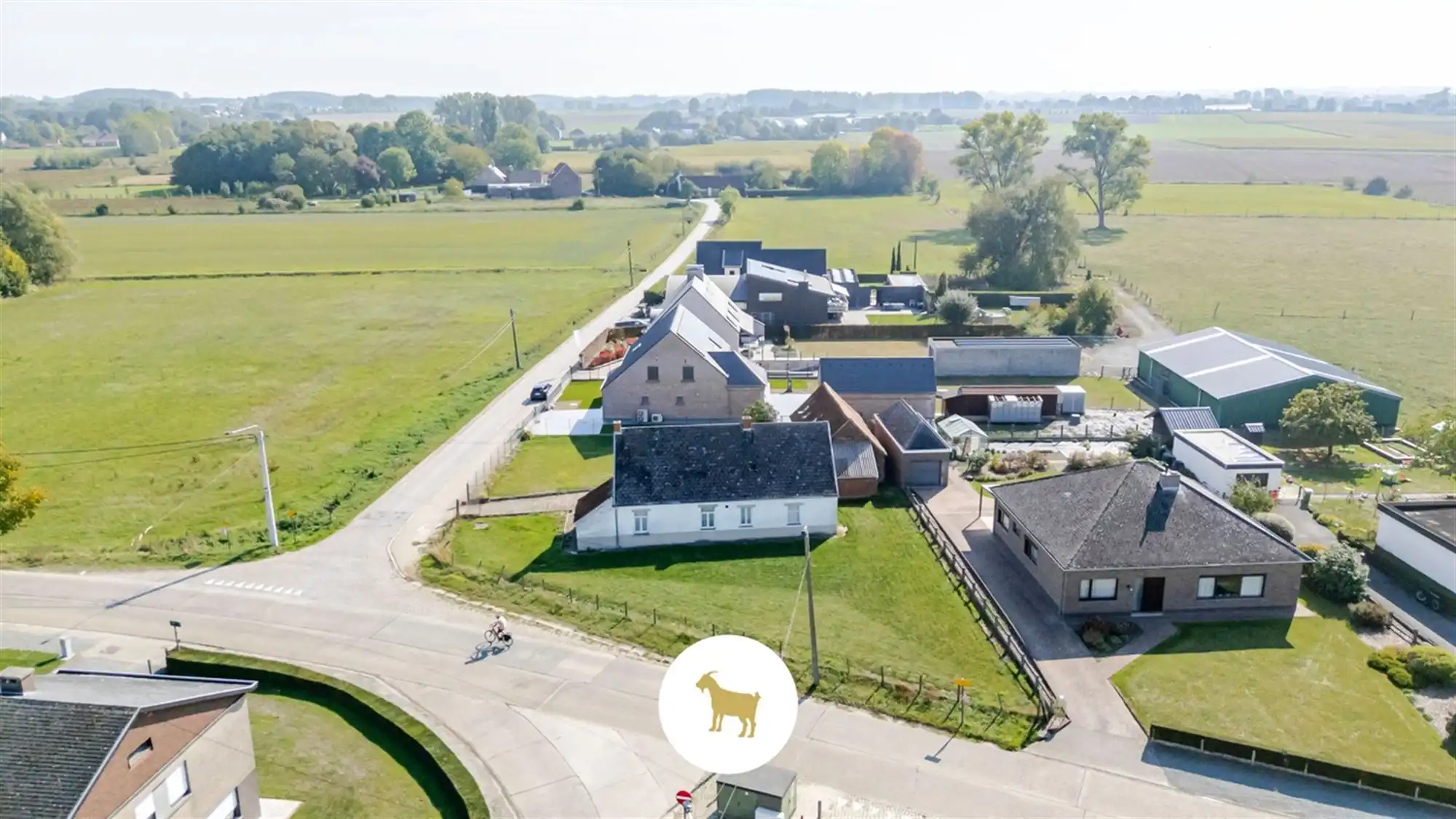 Mooi zuidelijk georiënteerd BOUWPERCEEL (ca. 618m²) voor OPEN BEBOUWING, landelijk gelegen én uitstekend bereikbaar foto 5