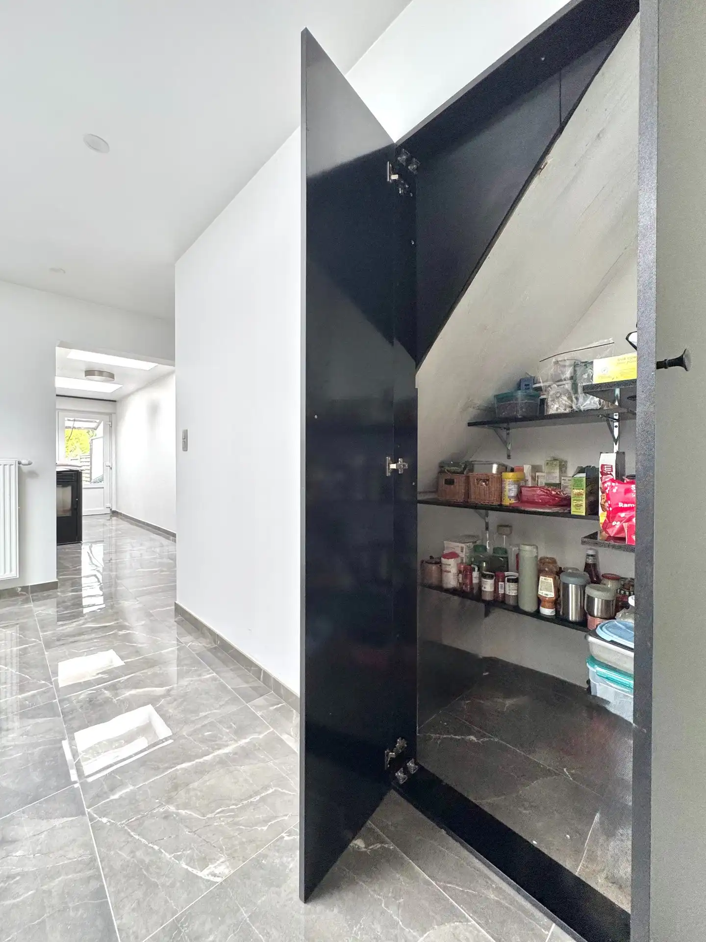 WONING MET TUIN & GARAGE MET UITWEG ACHTERAAN foto 10