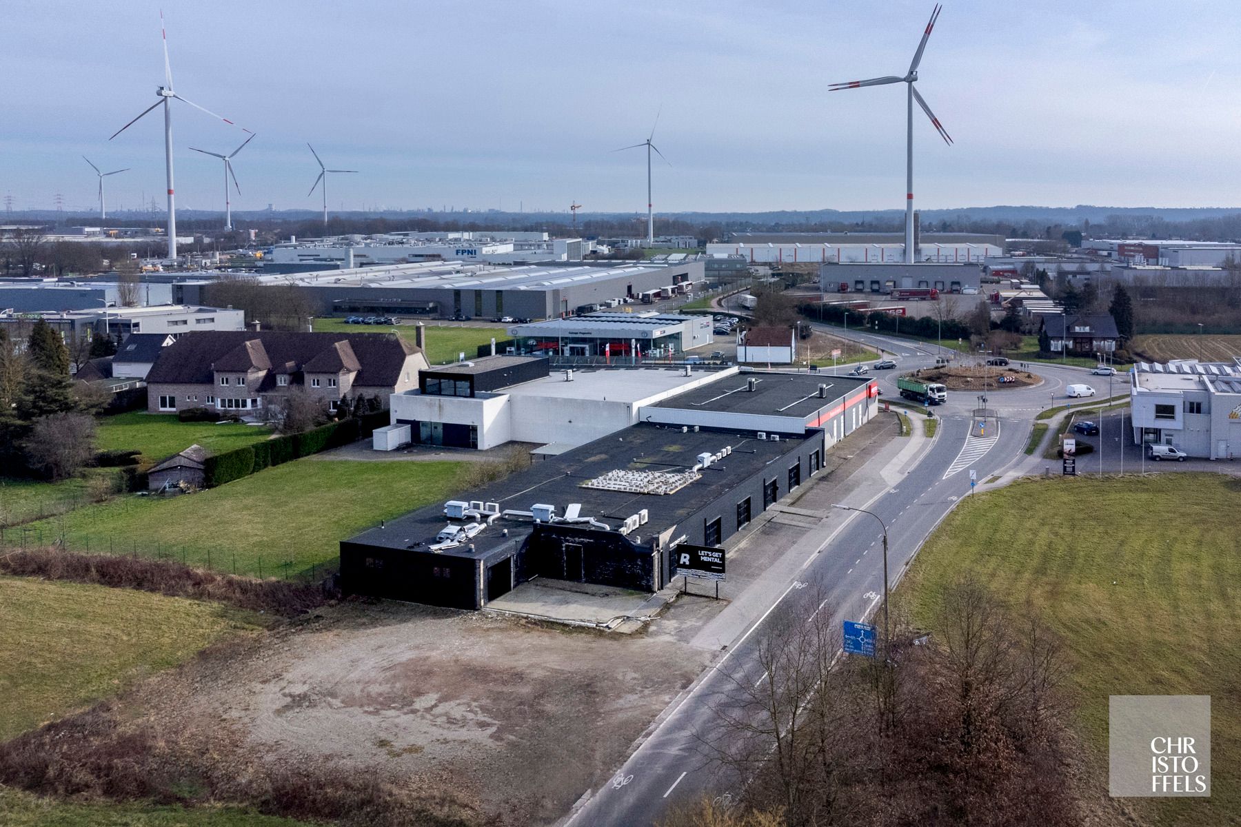 Bedrijfsgebouw (879m²) op een perceel van 1.888m² gelegen op een gunstige locatie!  foto 18