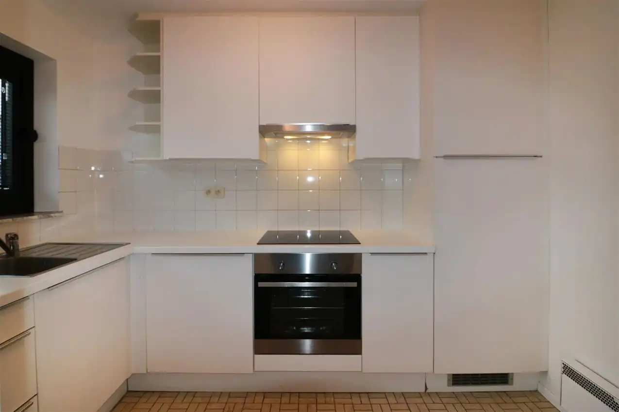 Appartement met 2 slpk, terras, tuin en autostaanplaats foto 9