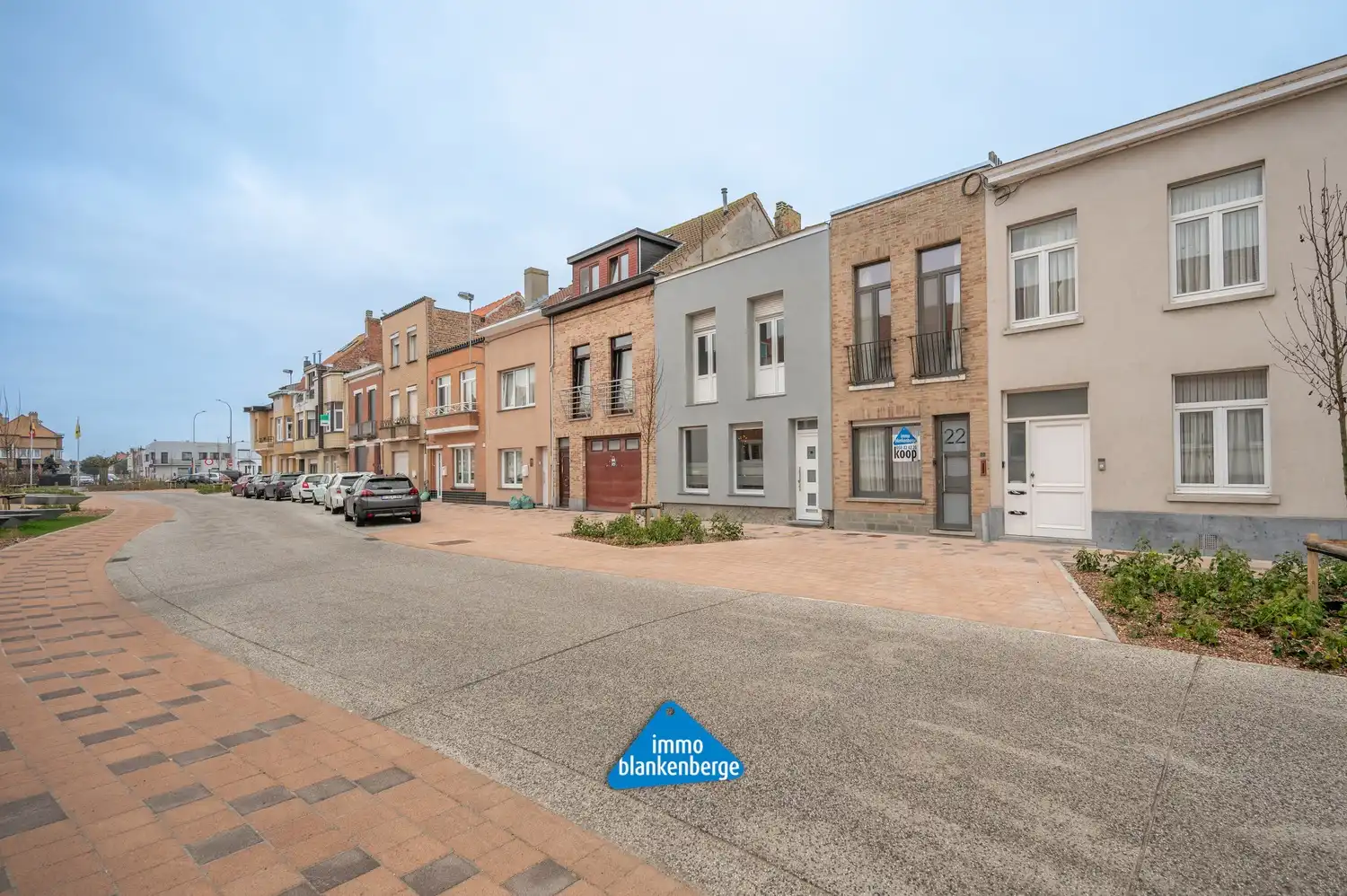 Volledig gerenoveerde rijwoning met één slaapkamer foto 2