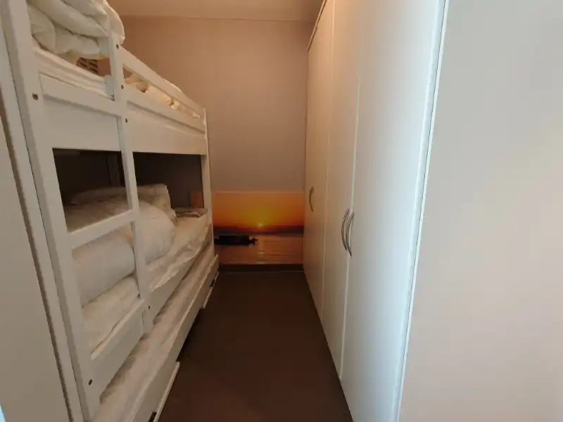 Studio met slaaphoek met prachtig zeezicht! foto 5