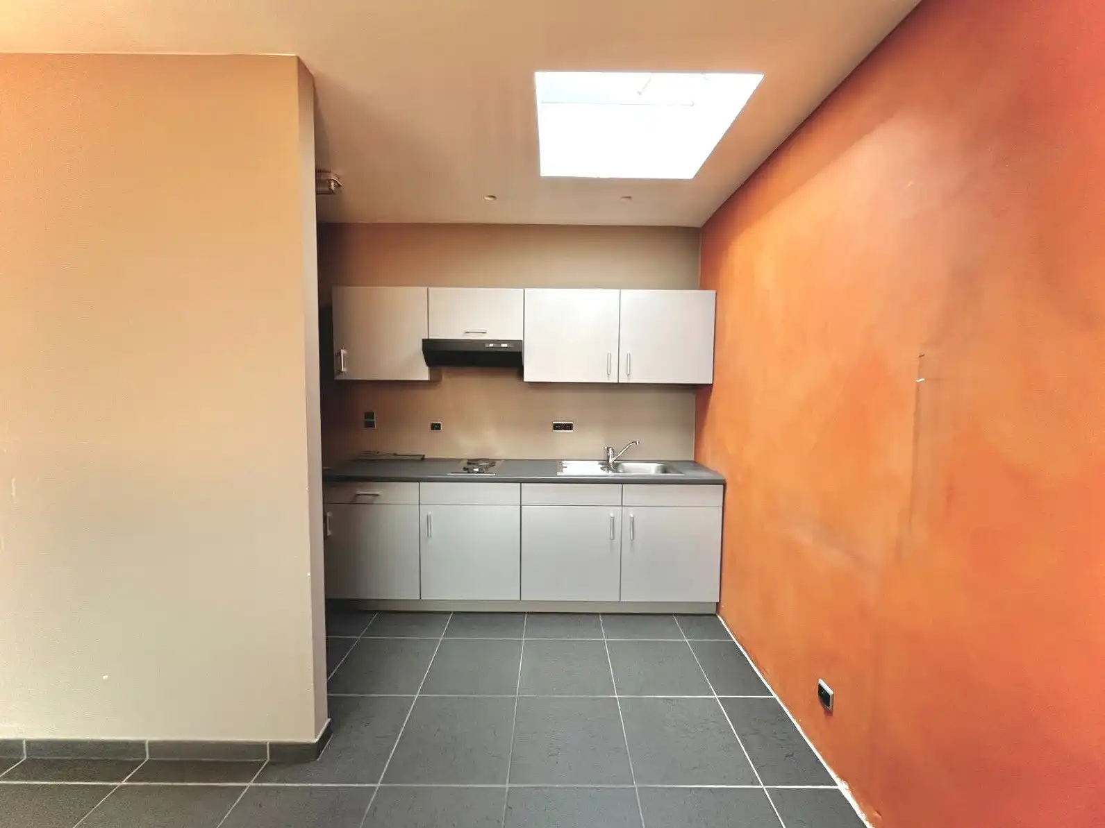 COMMERCIEEL GEBOUW - 214 M² BRUIKBARE RUIMTE foto 24