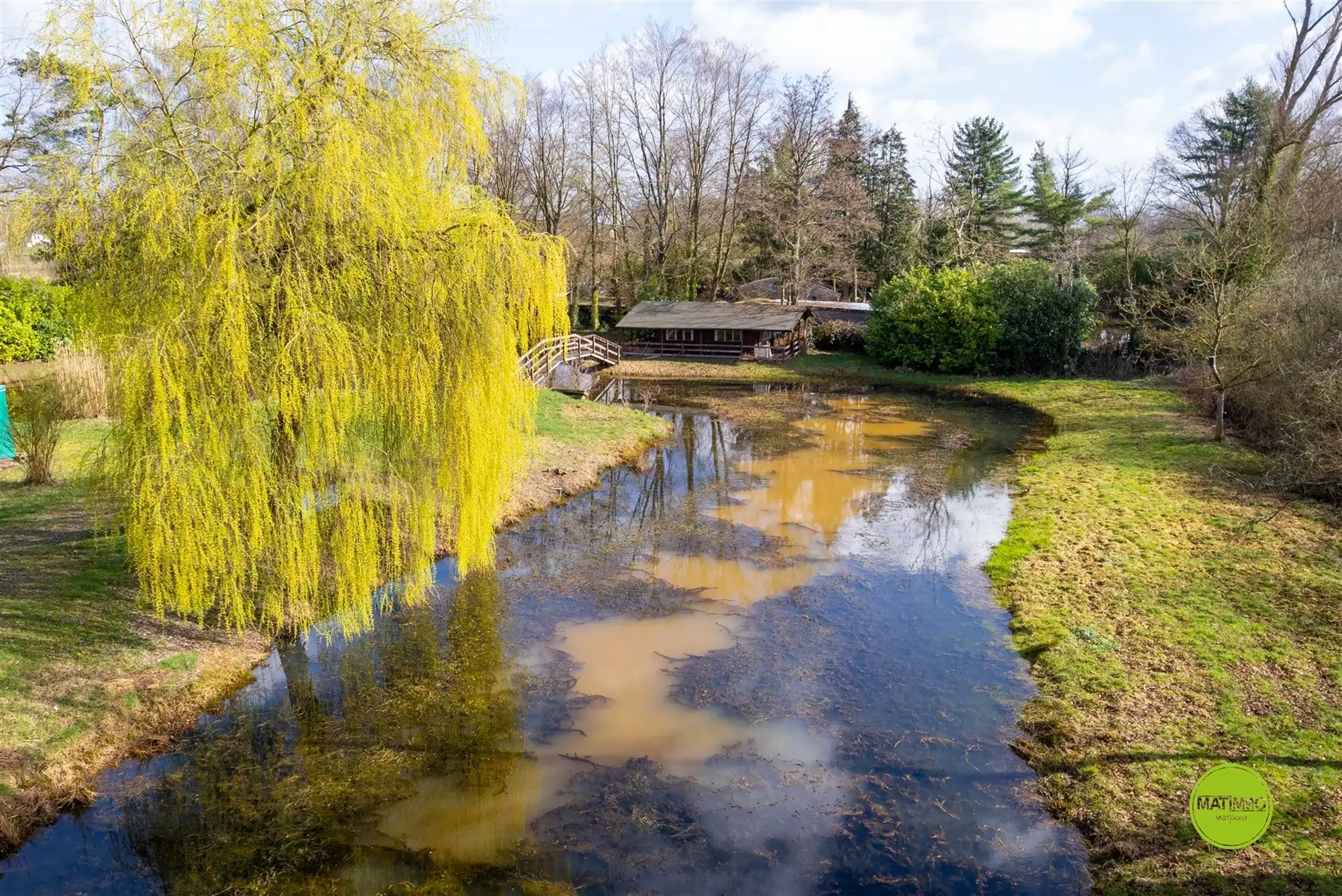 Uniek stukje natuur met twee visvijvers van 6.638 m² foto 2