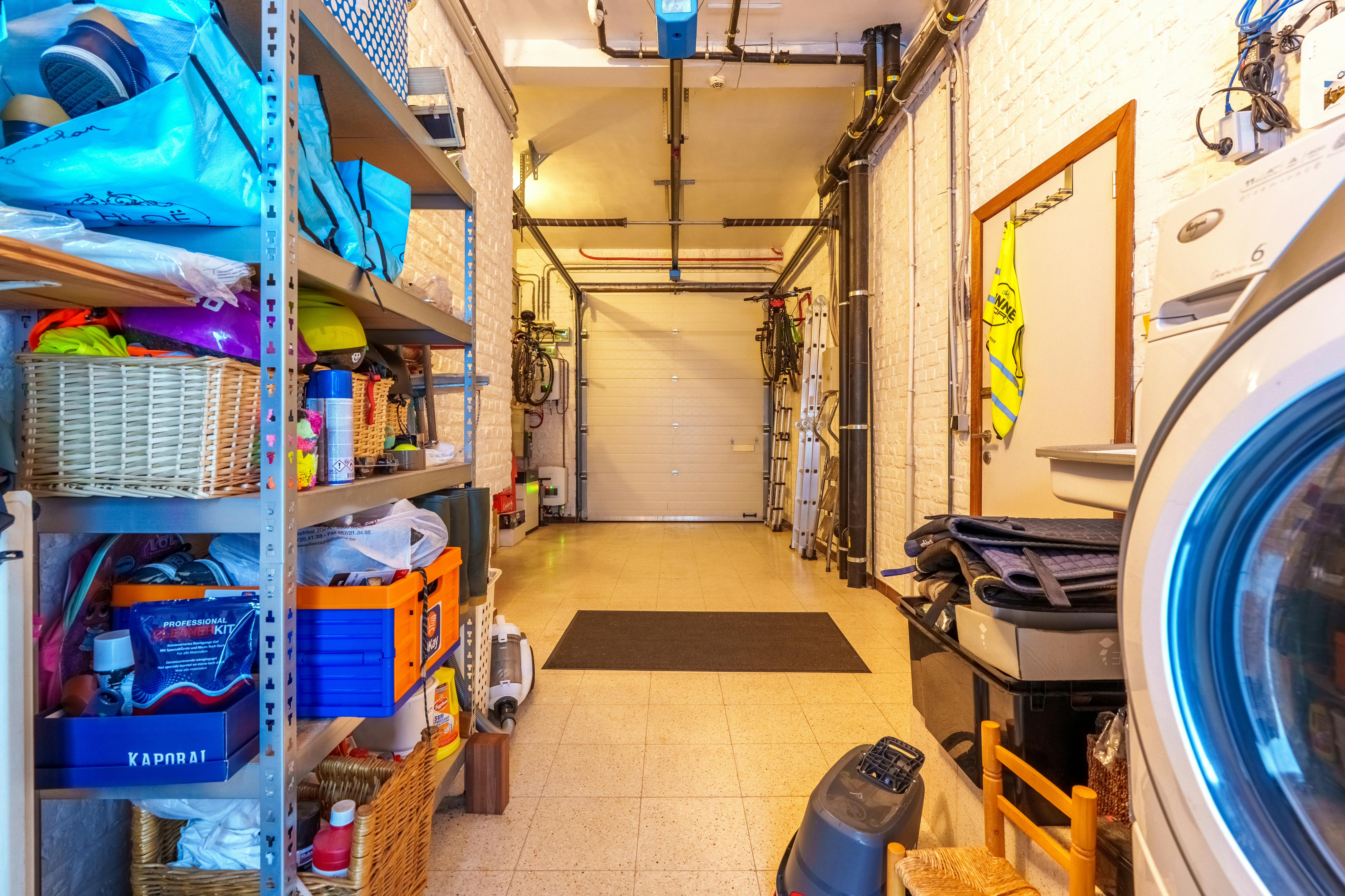 Uniek herenhuis in hartje Ieper met 8 slaapkamers en 7 badkamers  foto 24